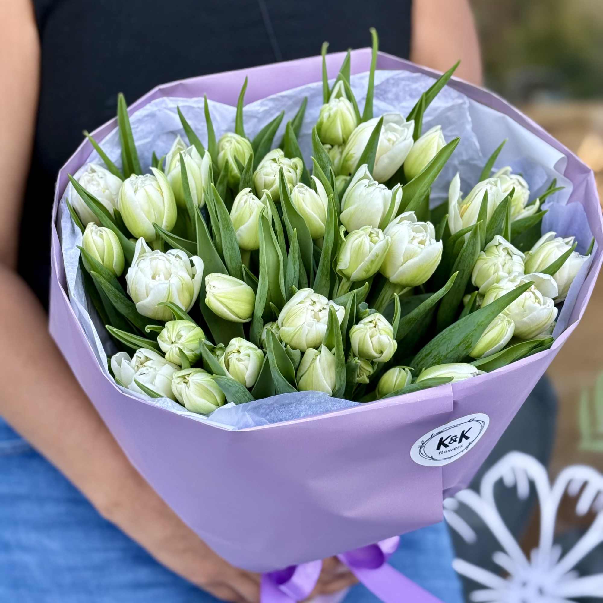 Sophisticated mono bouquets. TULIPS! The most popular spring flower. Colorful and long-lasting.