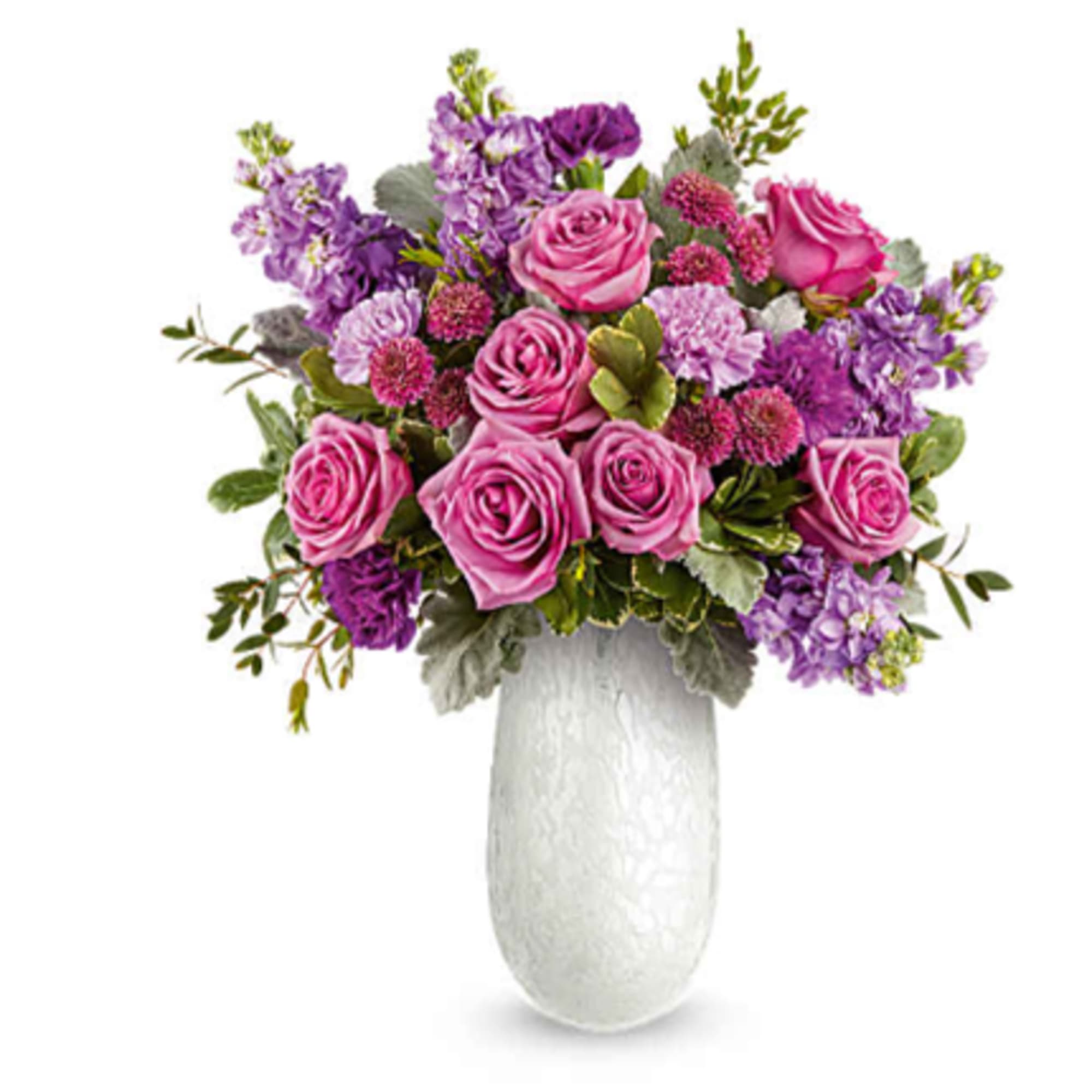 Delight Mom with the Amelia Bouquet, a graceful mix of pink and