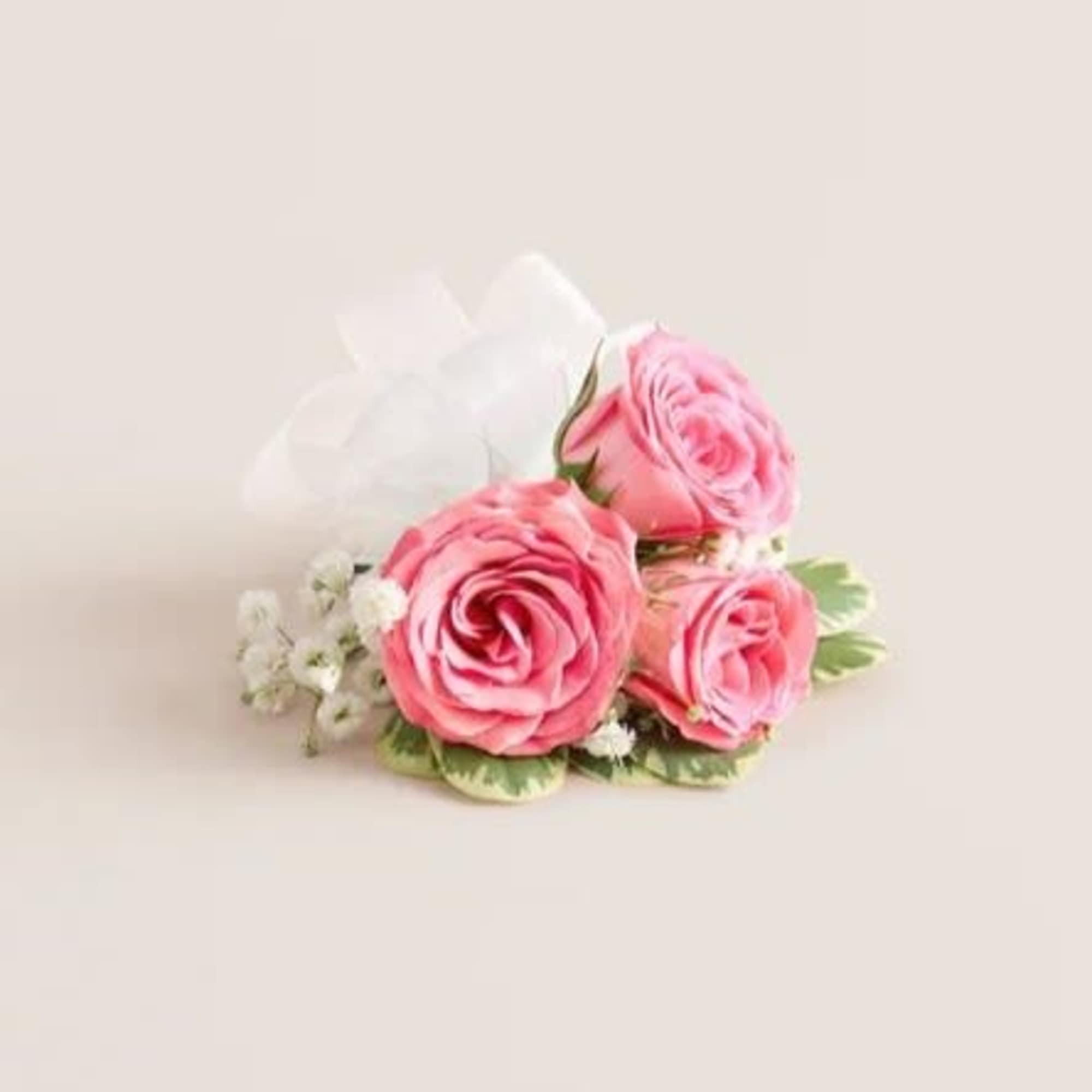  Pet Friendly?
NO . This corsage includes baby&rsquo;s breath, which is listed
