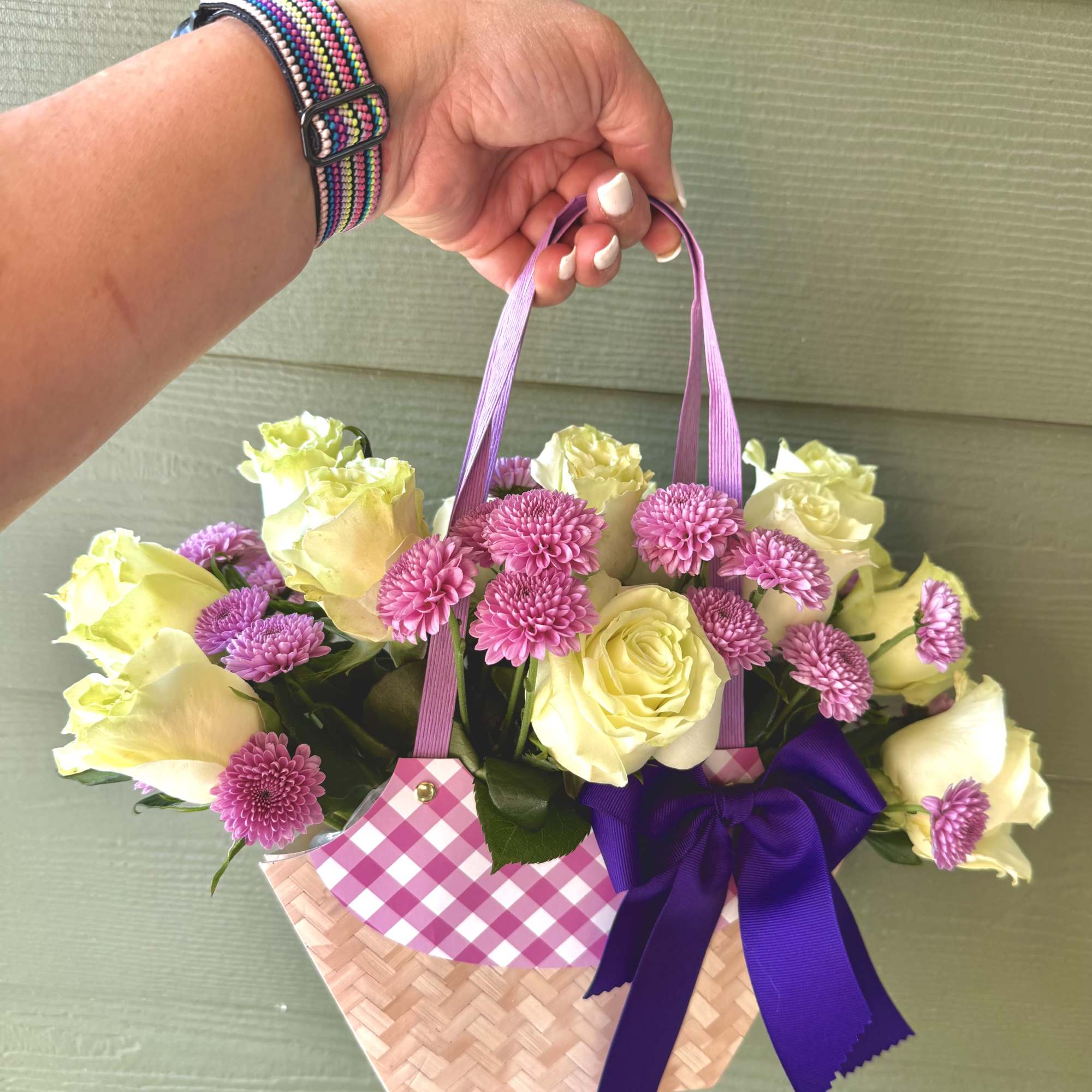 BEAUTIFUL BASKET IN DIFERENT COLORS, PLEASE SEE THE PICTURE AND SELECT YOUR