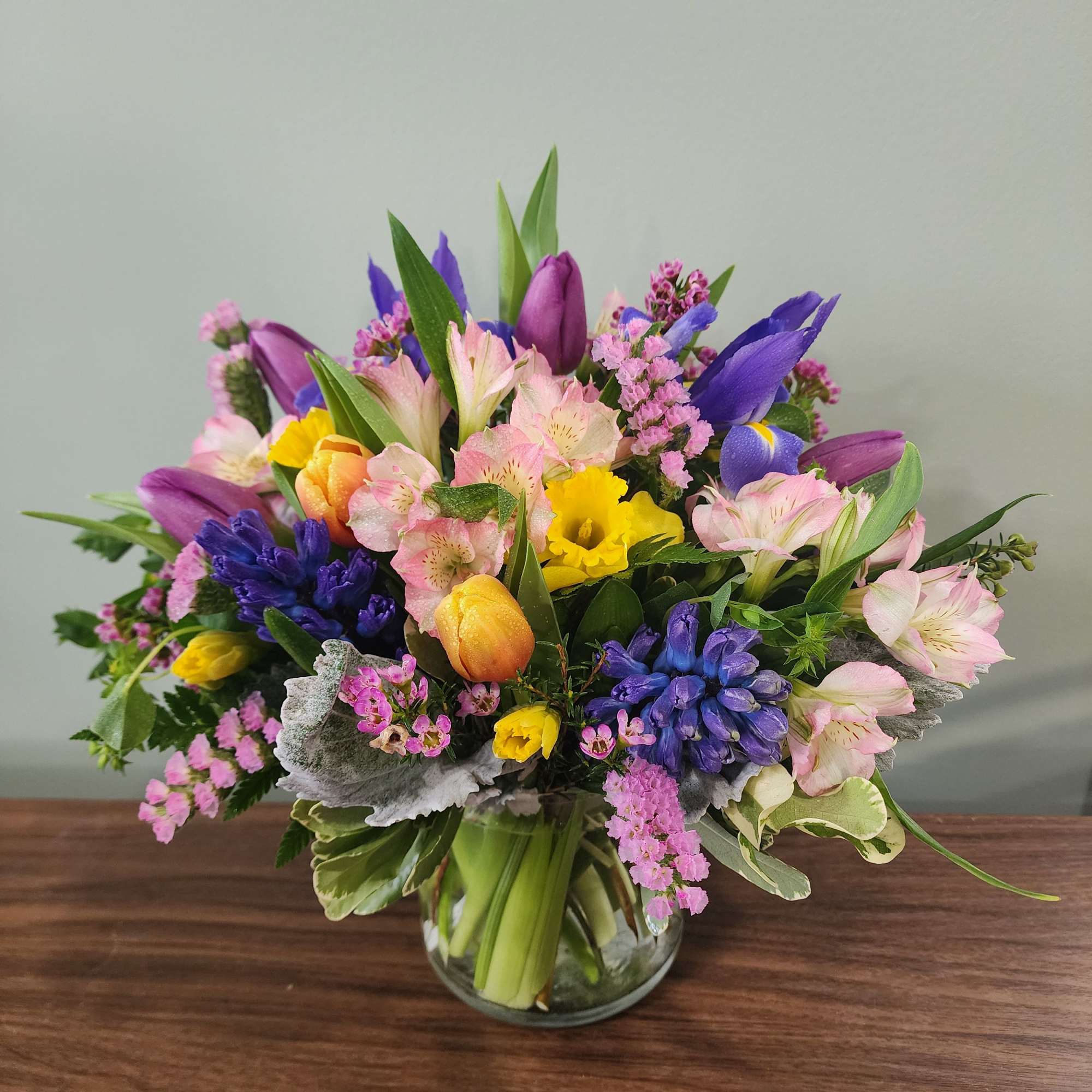 Spring Serenade &ndash; Fresh Spring Flower Arrangement
by The Magic Garden Florist &ndash;