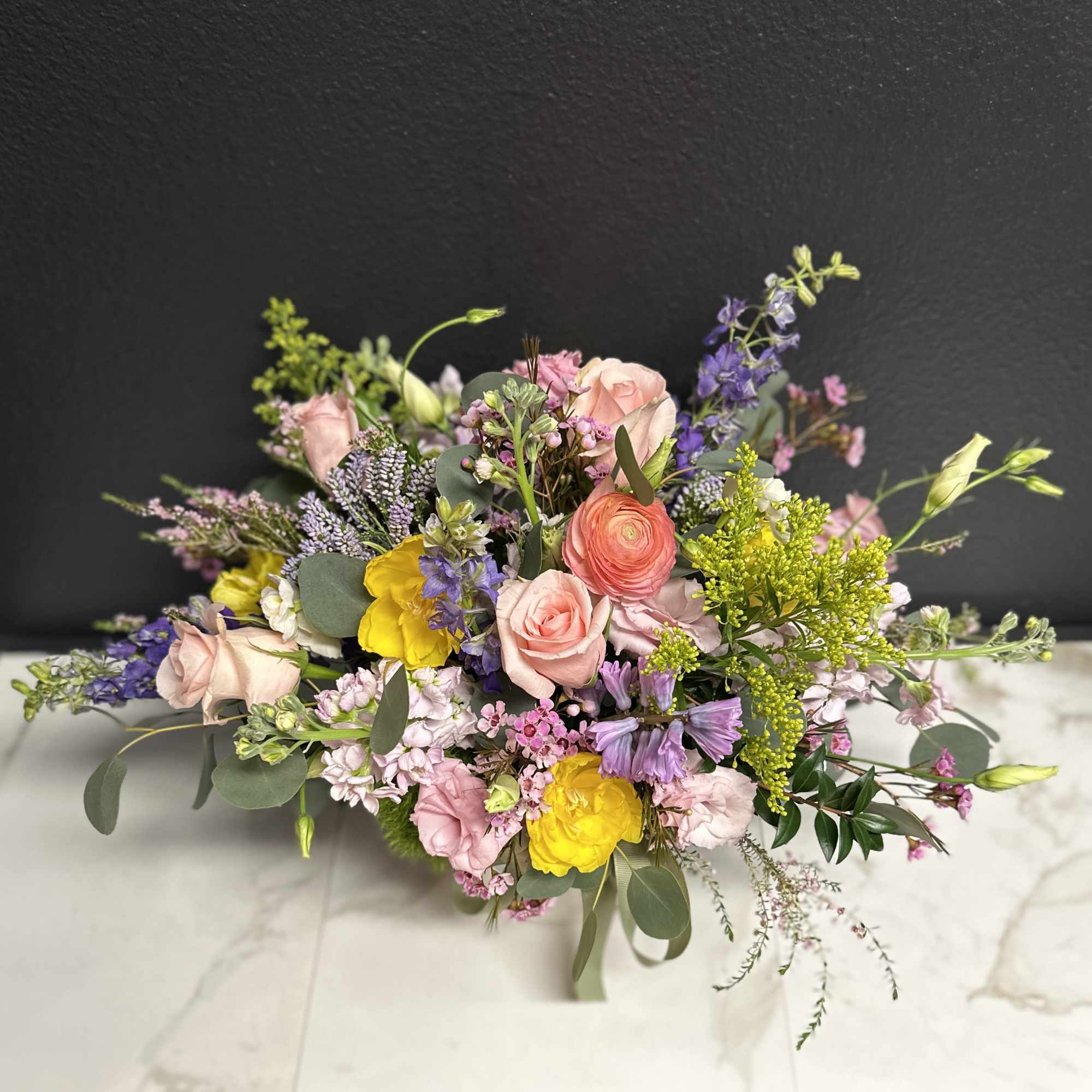 A loose and airy garden mix in soft Spring pastels. Delivered in