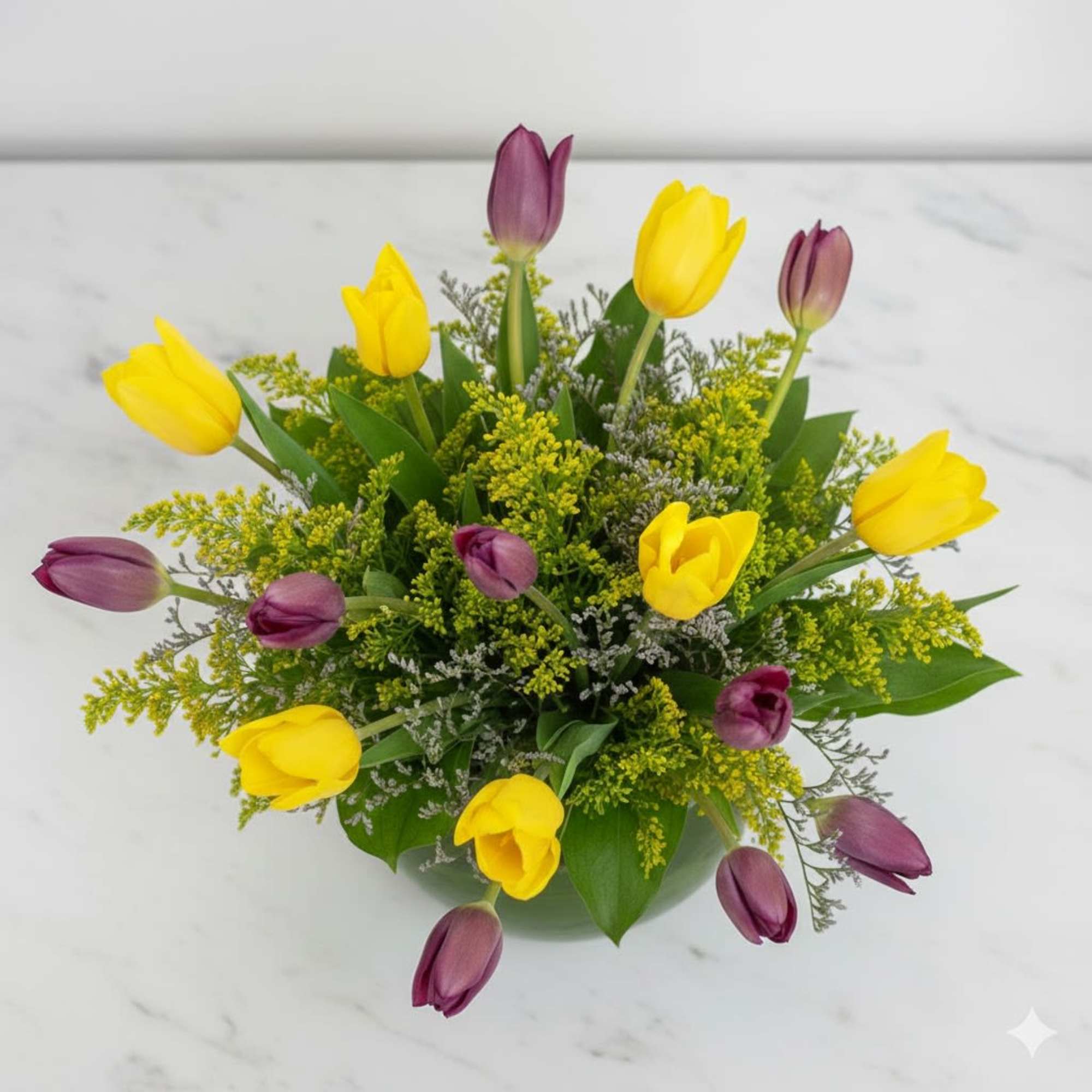  Pet Friendly?
No &mdash; contains tulips, which can be toxic to cats