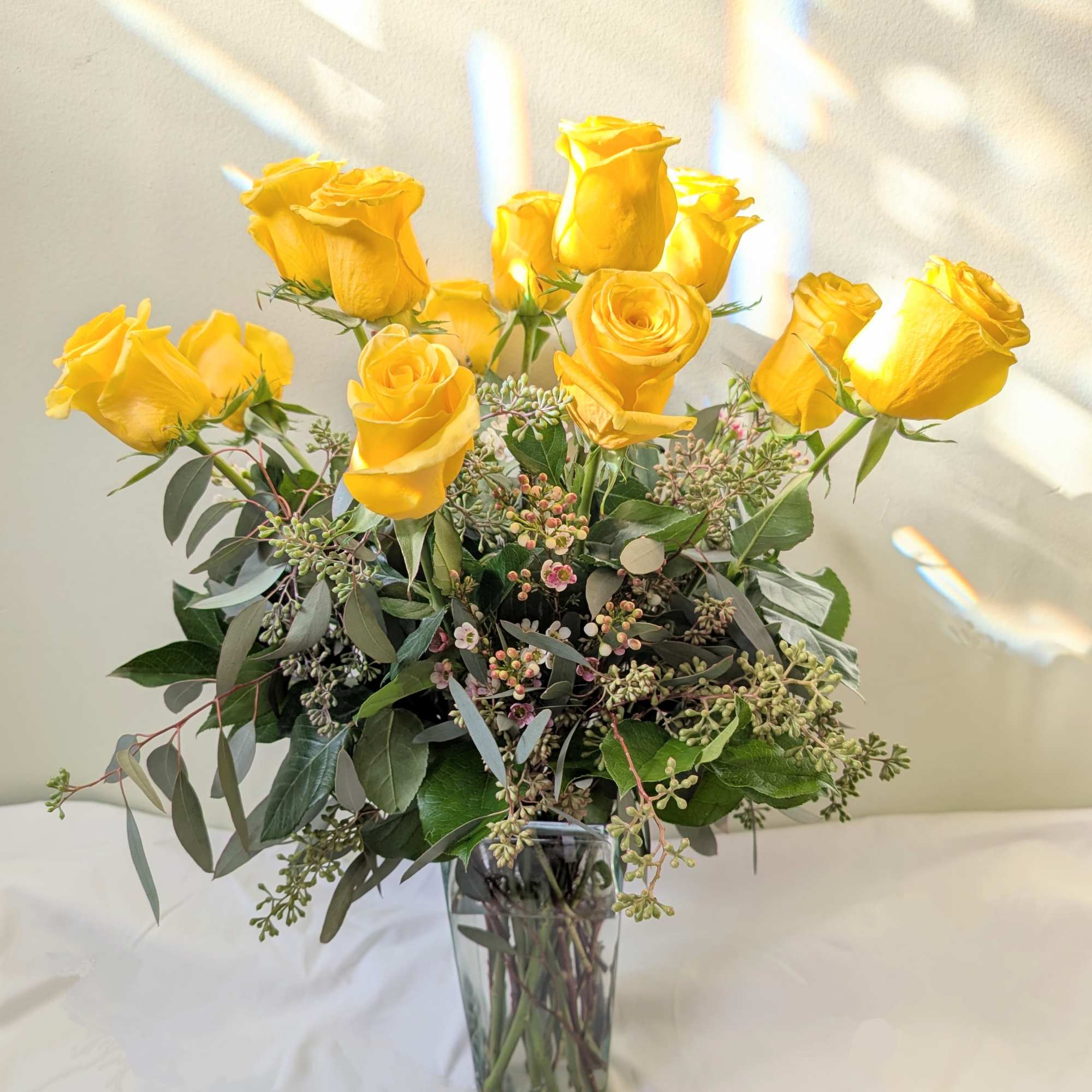 Yellow roses are a great option to send a non-romantic love. Send