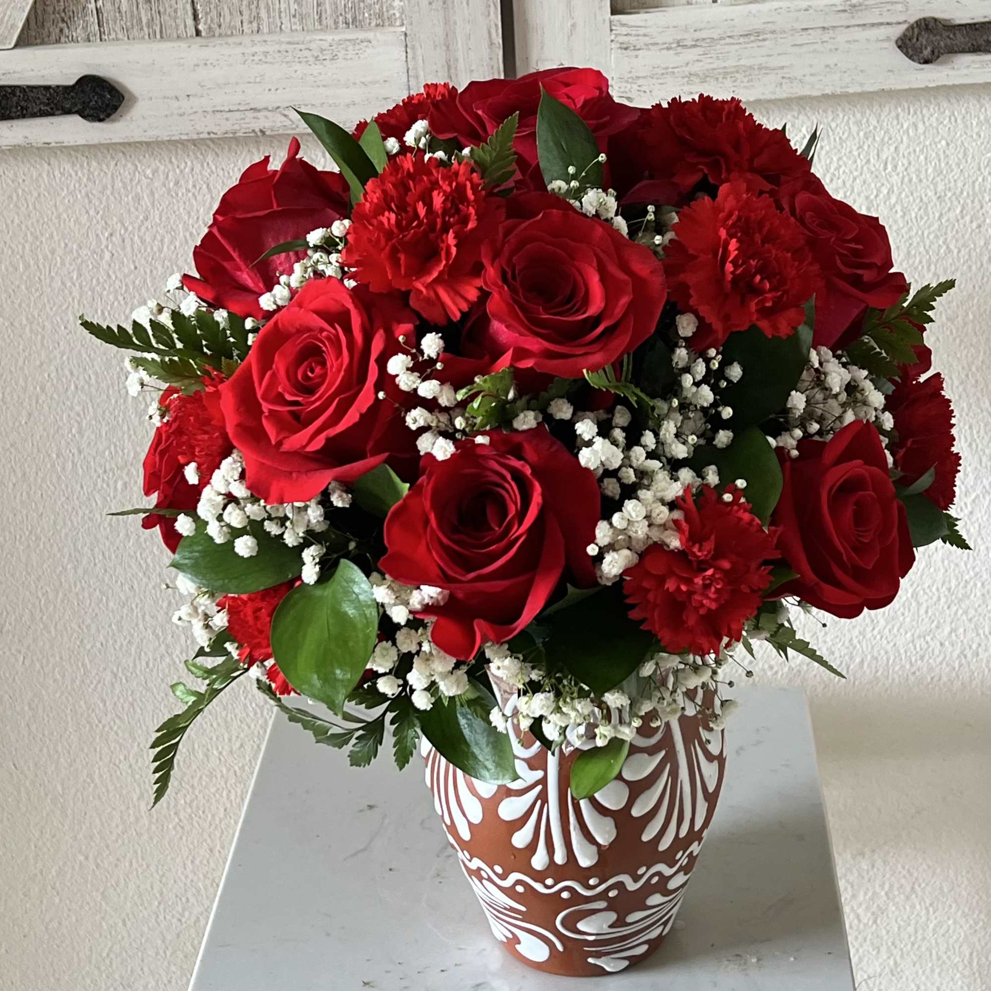 Captured in the "Midnight in Madrid" arrangement is the timeless romance of