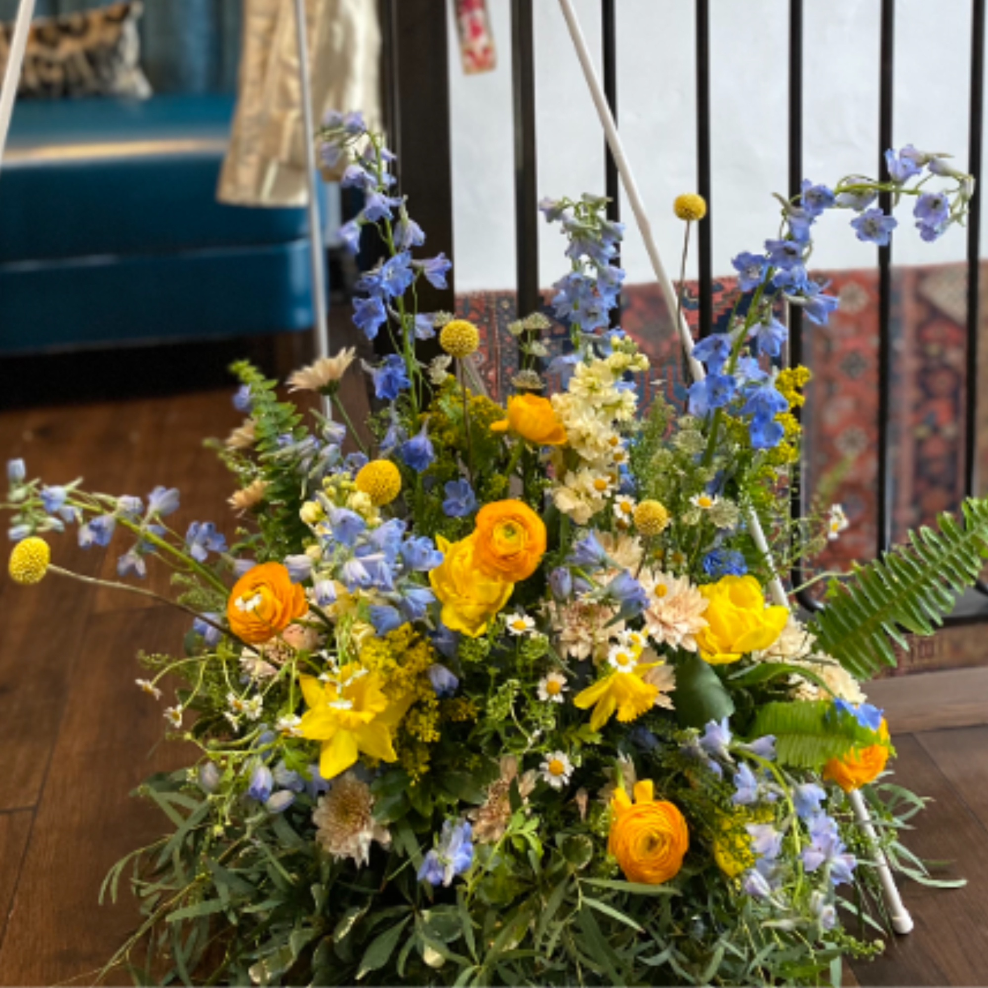 Ideal for entrance/ stair case decor/ ground effects
