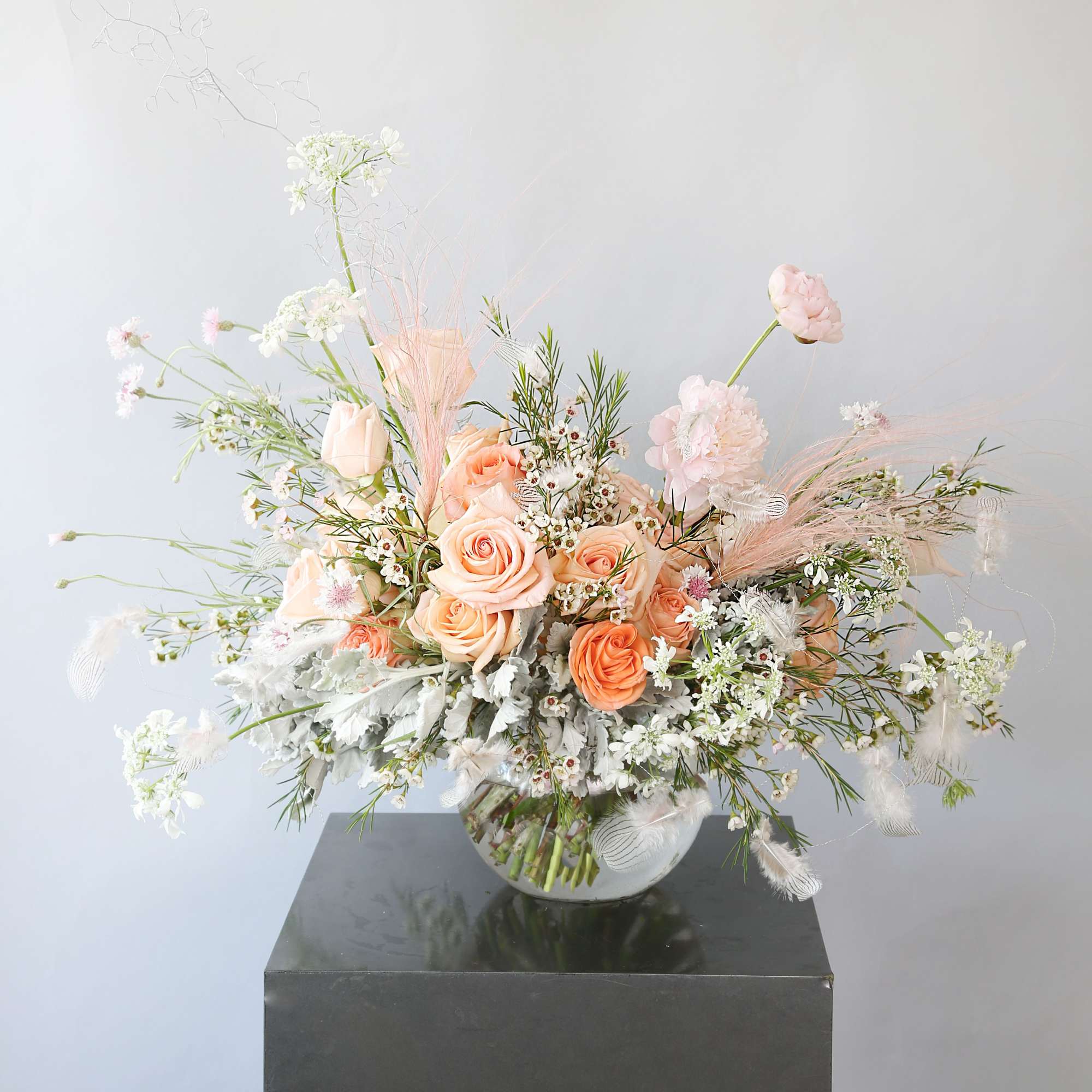 A peach Blush Ivory color palette create by Garden rose, peonies, seasonal