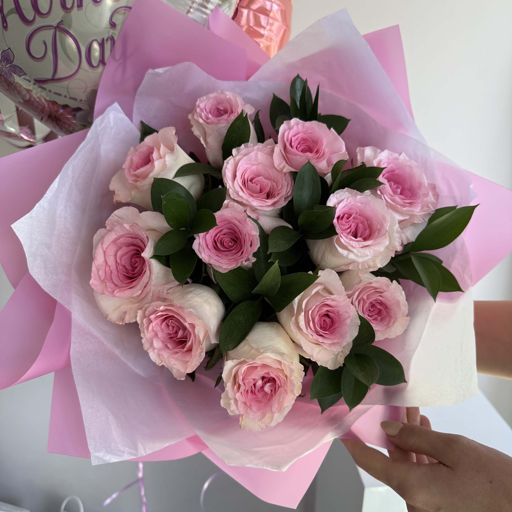 Mother's Day Gift Set consisting of 1 Mother's Day Themed Balloons and