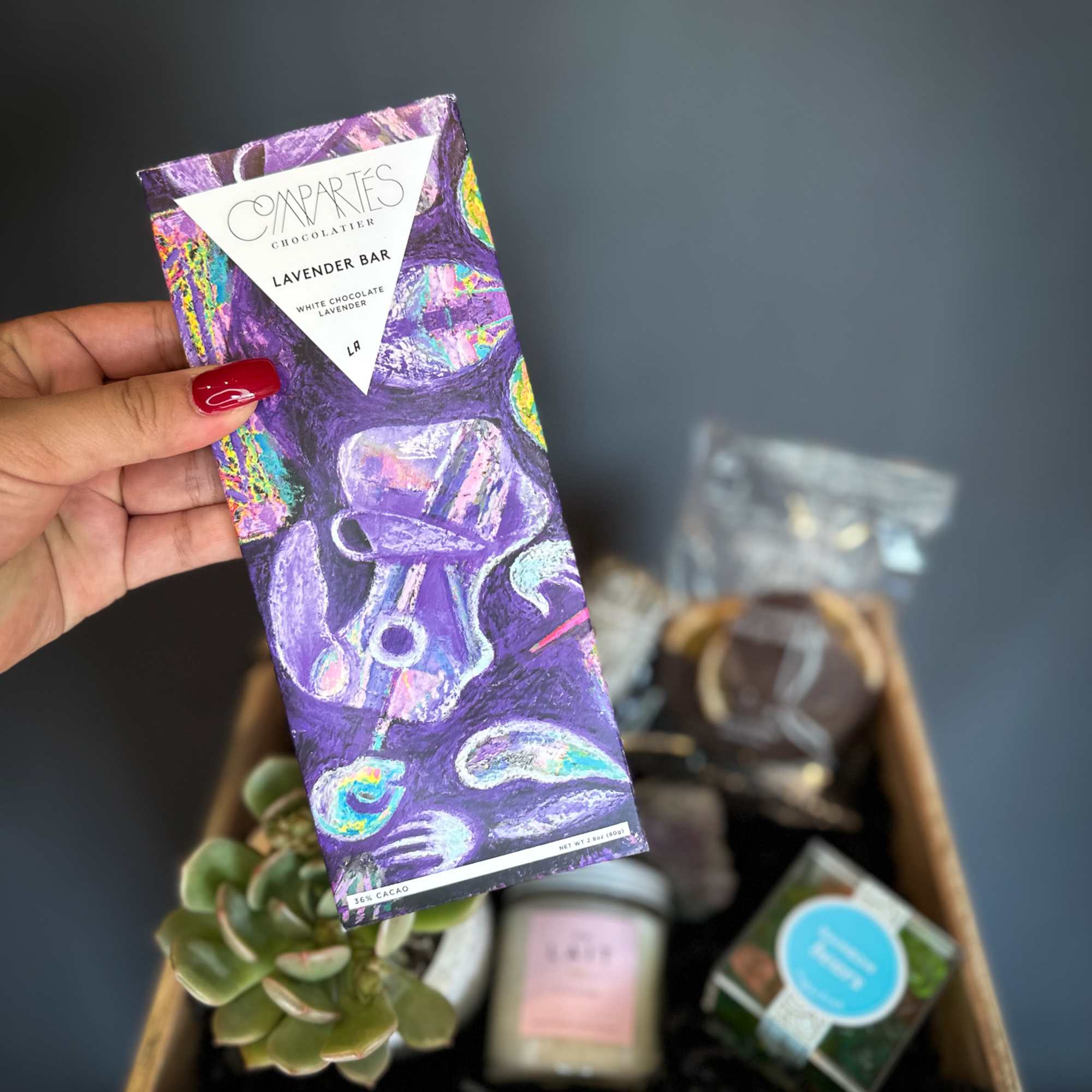 Spread the magic of gratitude with our special gift boxes, featuring a