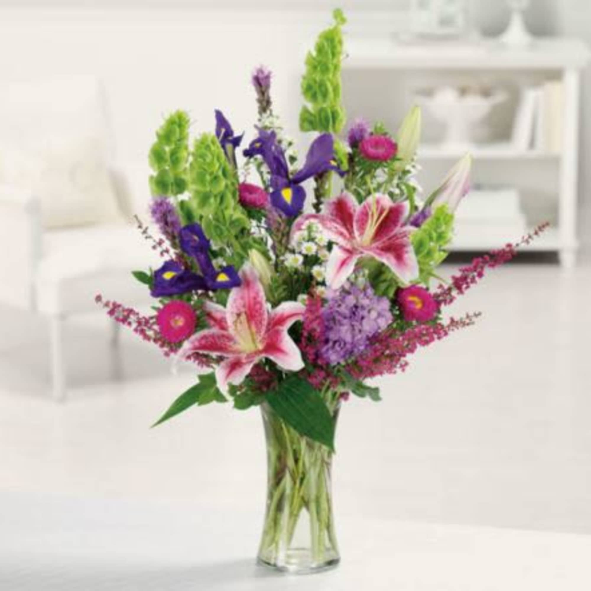  Pet Friendly?
No - Lilies are highly toxic to cats and risky