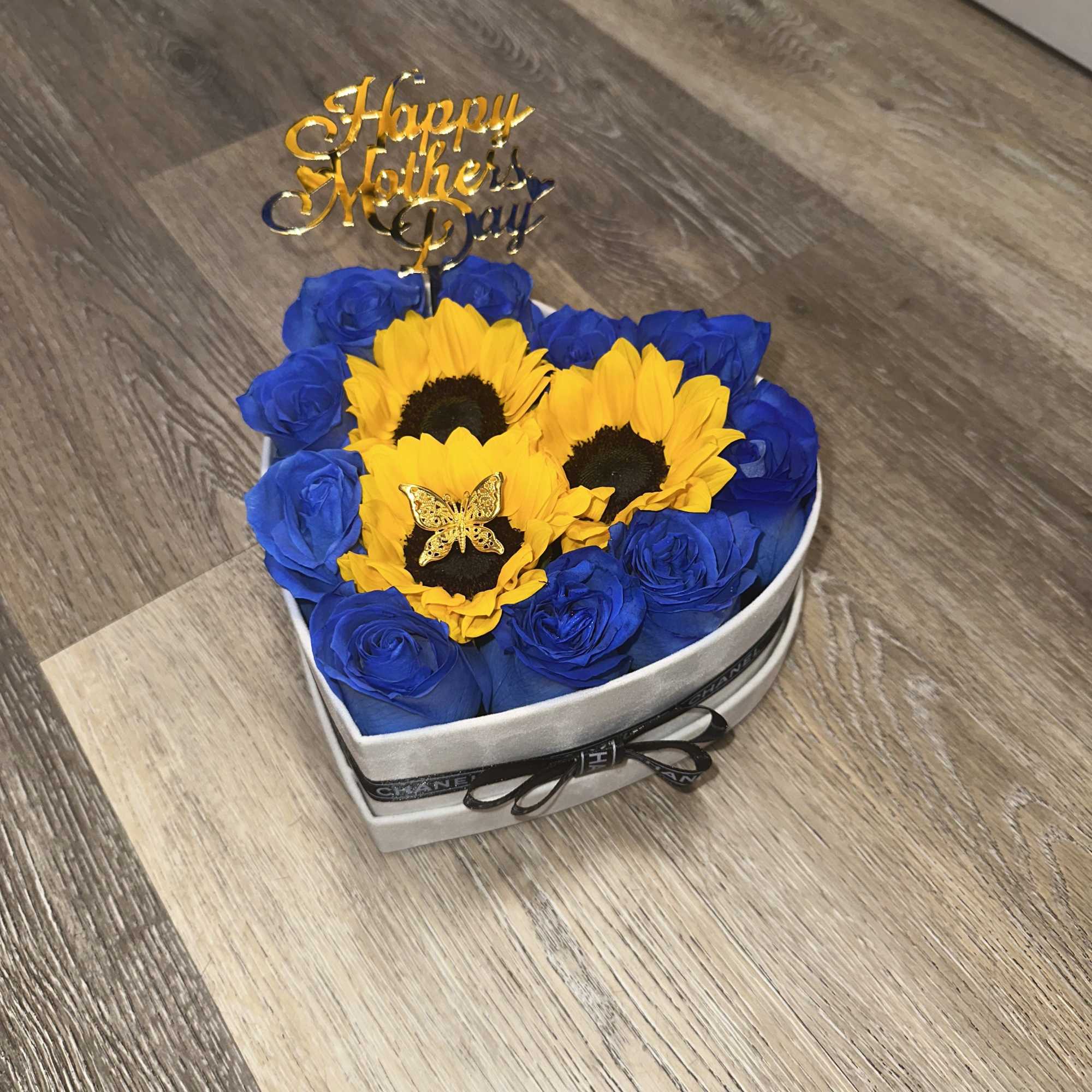 Beautiful blue roses and sunflowers, SMALL VELVET BOX
