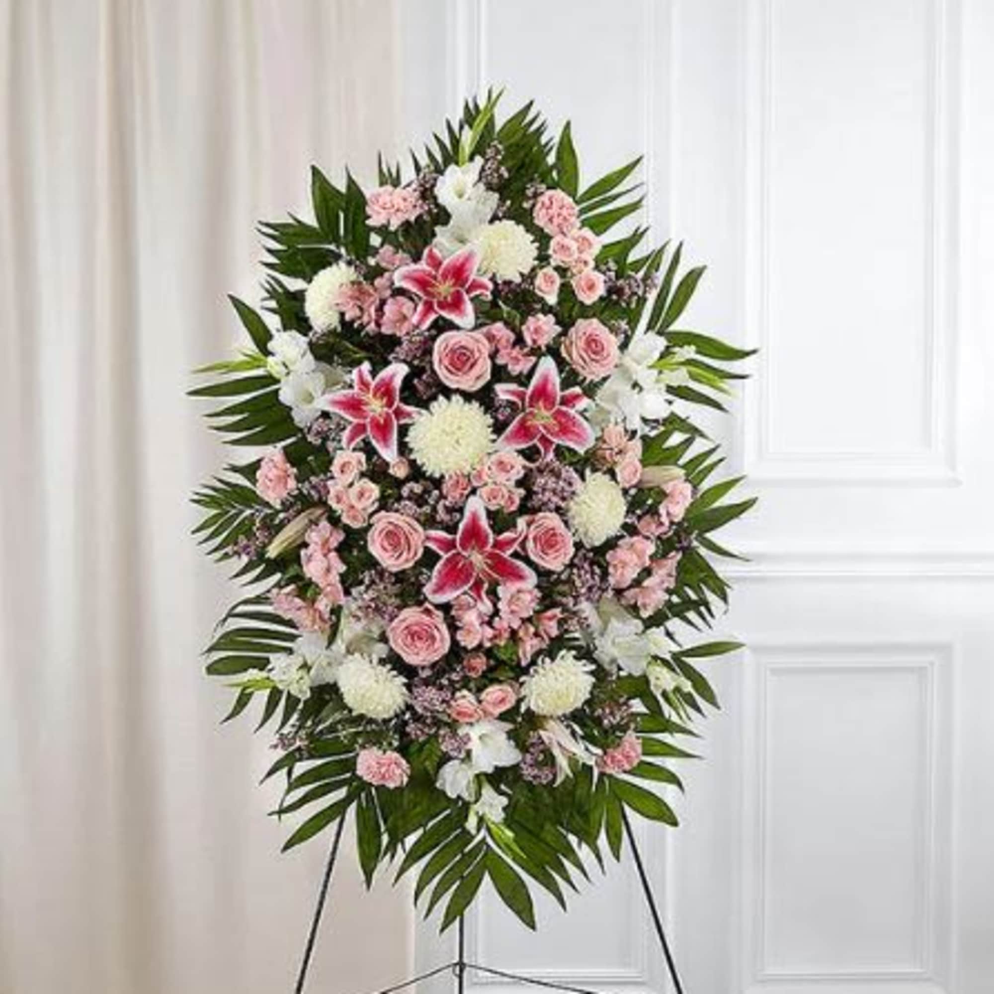  Pet Friendly?
No - This arrangement contains Stargazer Lilies, which are highly