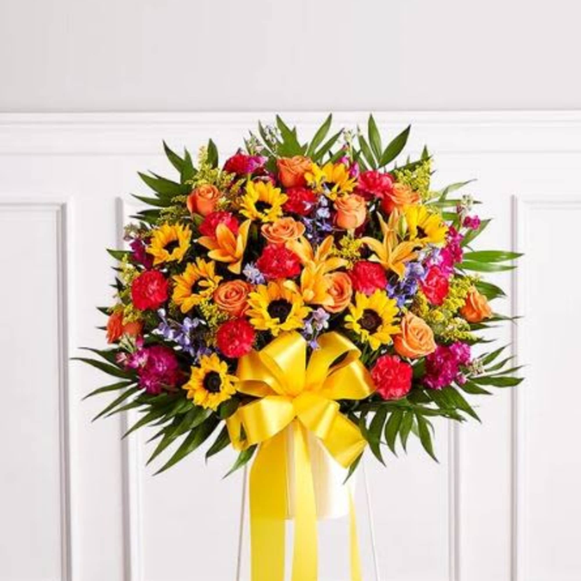 Pet Friendly?
No - This arrangement contains Asiatic Lilies, which are highly toxic