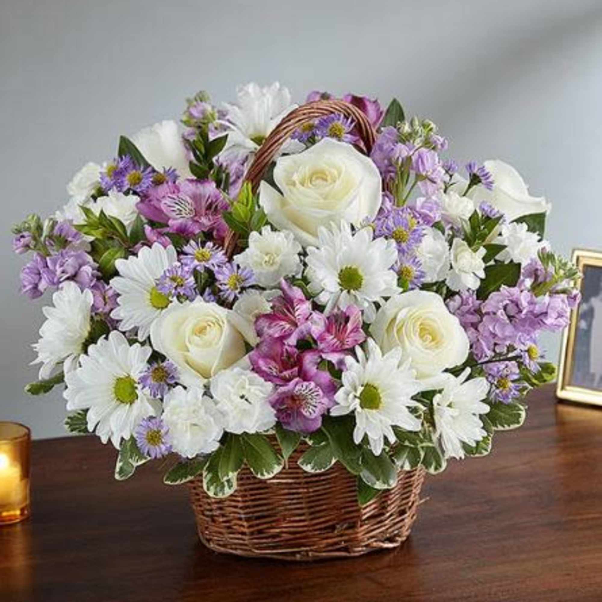 Pet Friendly?
No - This arrangement contains daisies (chrysanthemums) and asters, which are