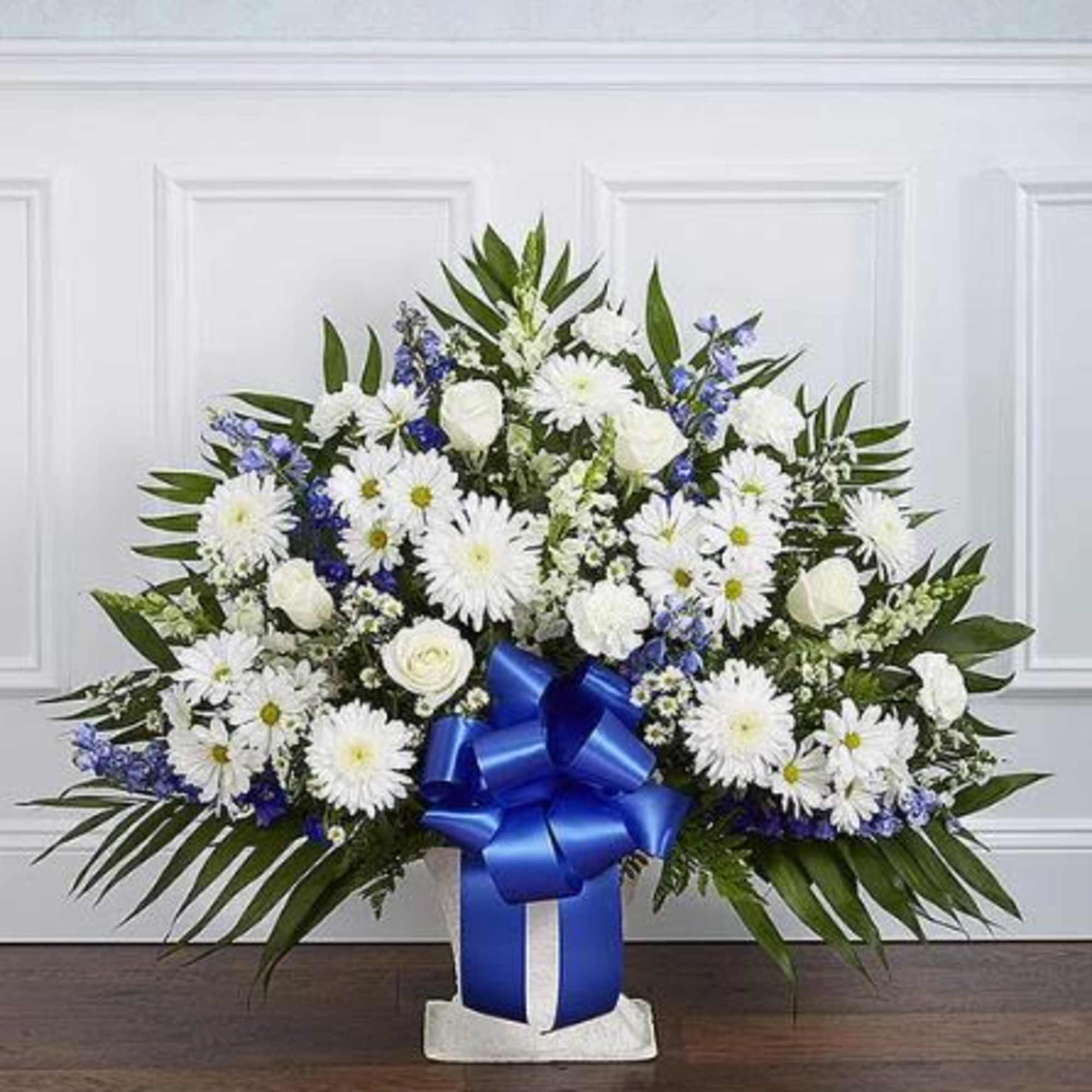 Pet Friendly?
No - This arrangement contains mums and daisies, which can cause