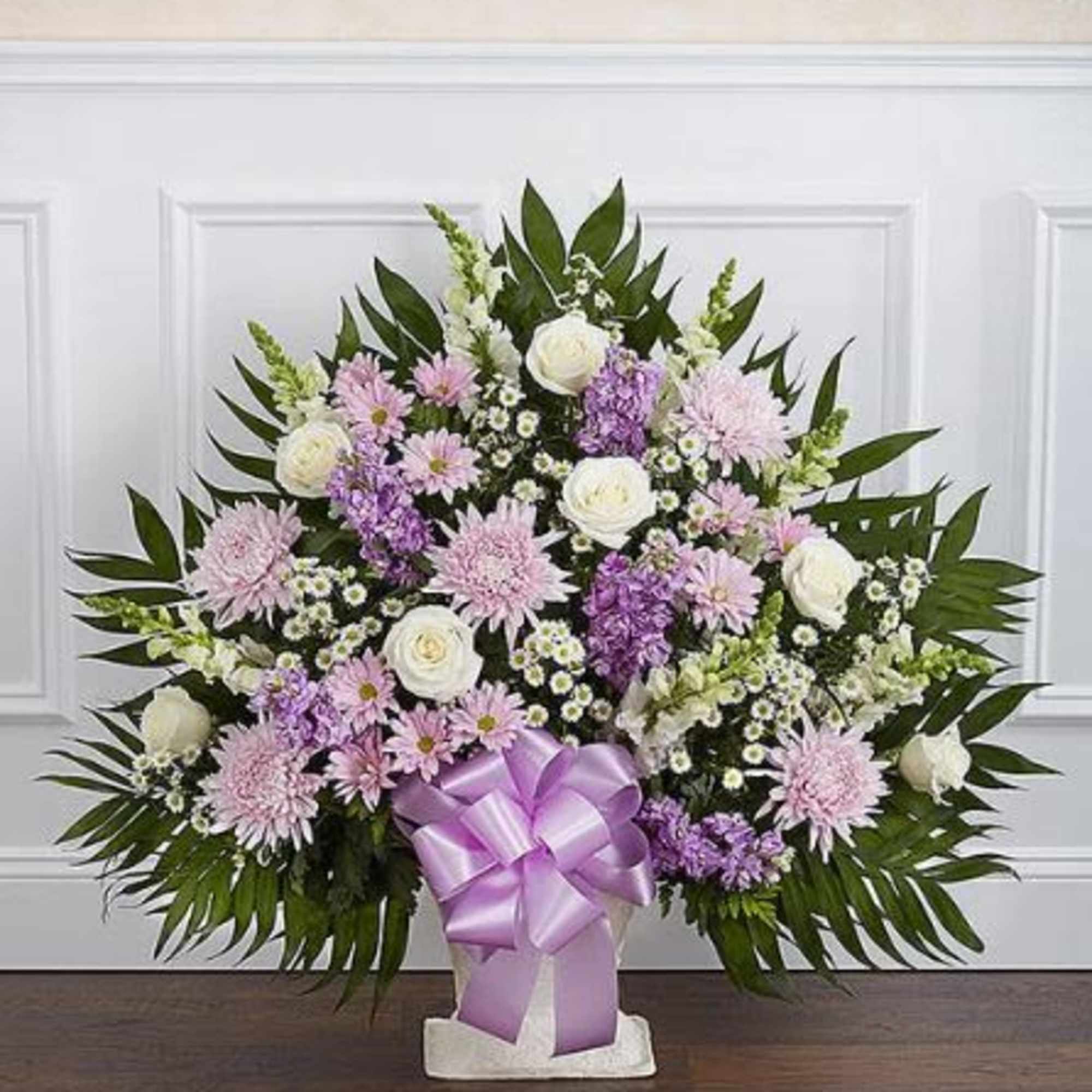  Pet Friendly?
No This arrangement contains Football Mums and Daisy Poms (Chrysanthemums)