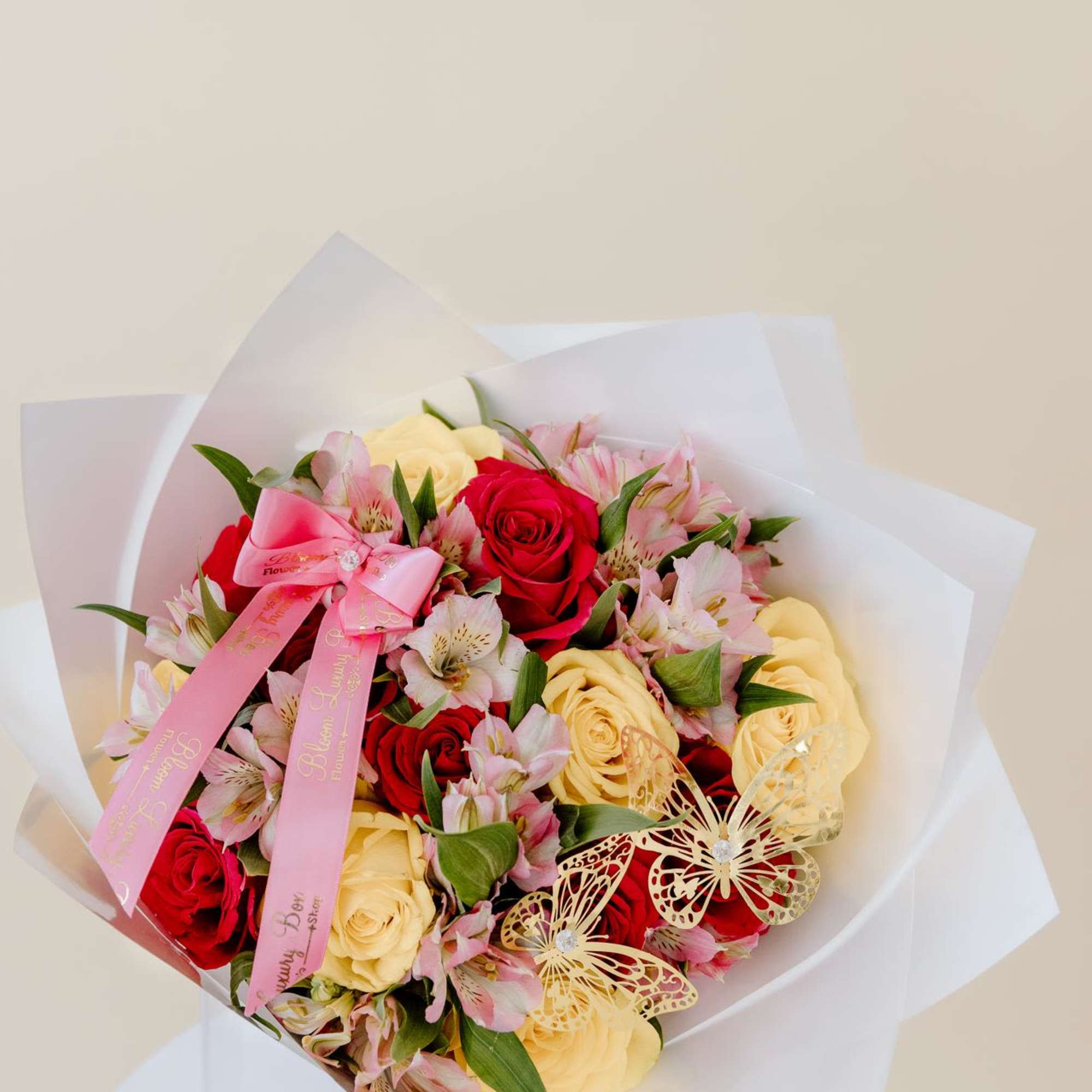 Nothing's sweeter than the prettiest  MOM Beauty mix bouquet

Our arrangement is