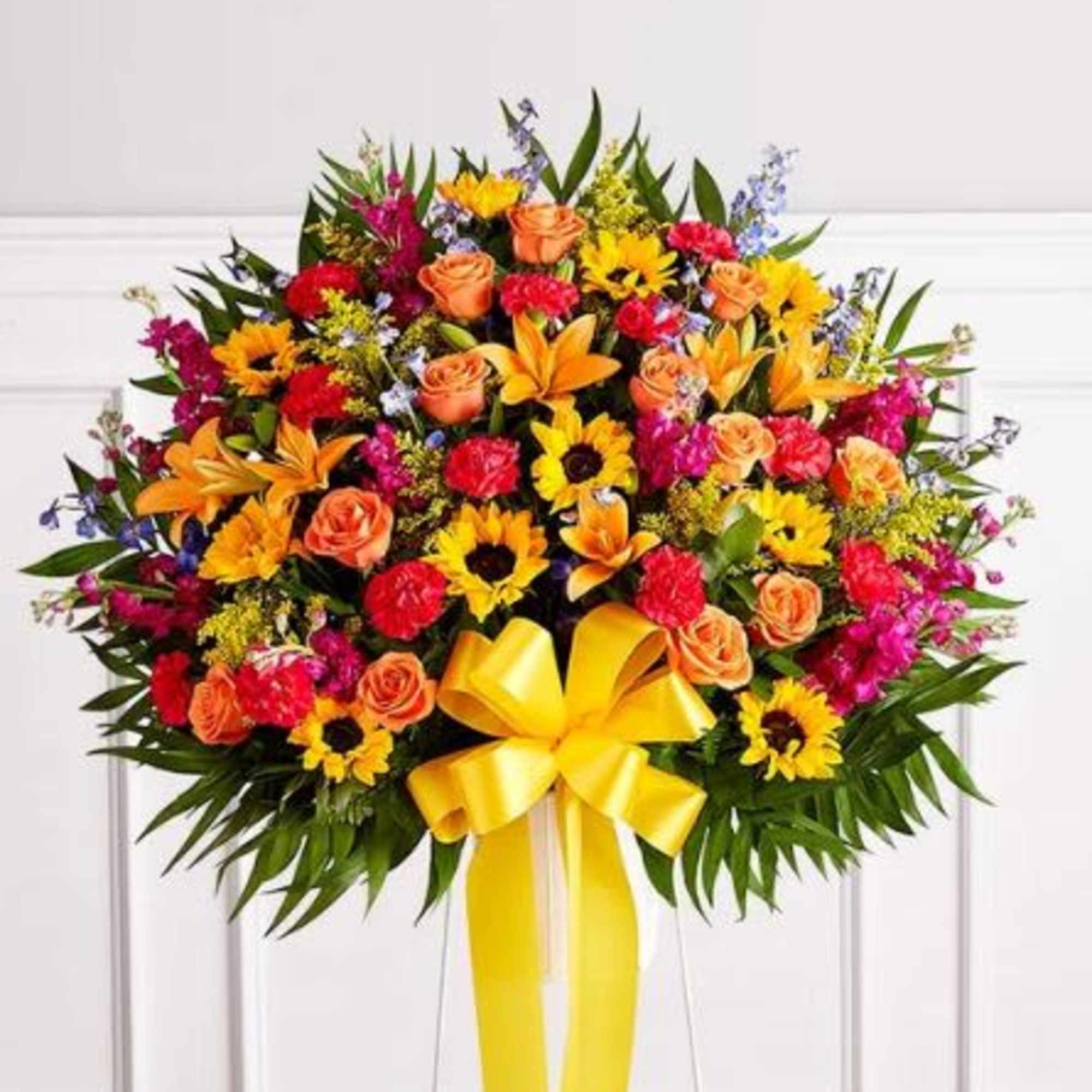 Pet Friendly?
No - This arrangement contains Asiatic Lilies, which are highly toxic
