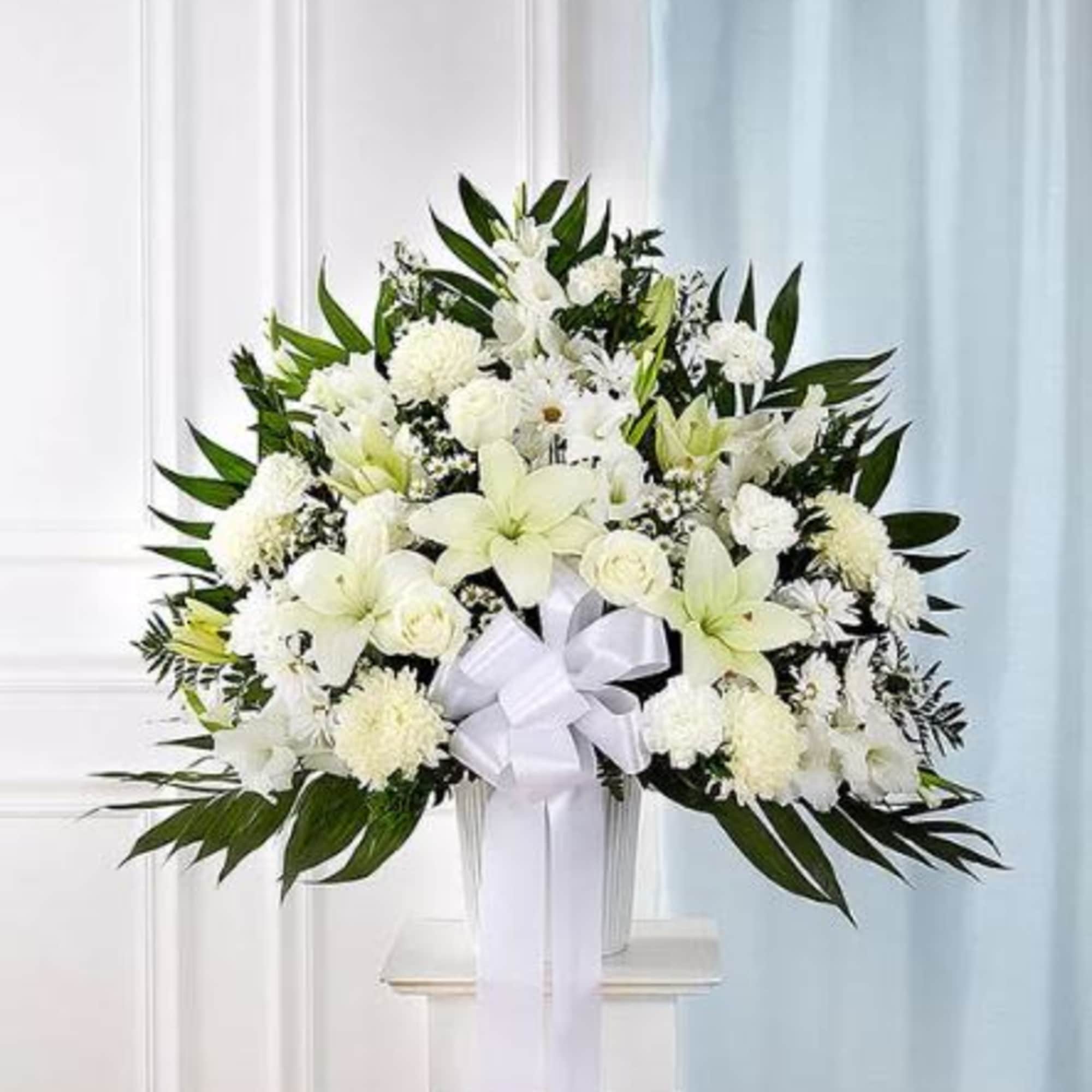 Pet Friendly?
No. This arrangement contains Oriental Lilies, which are highly toxic to
