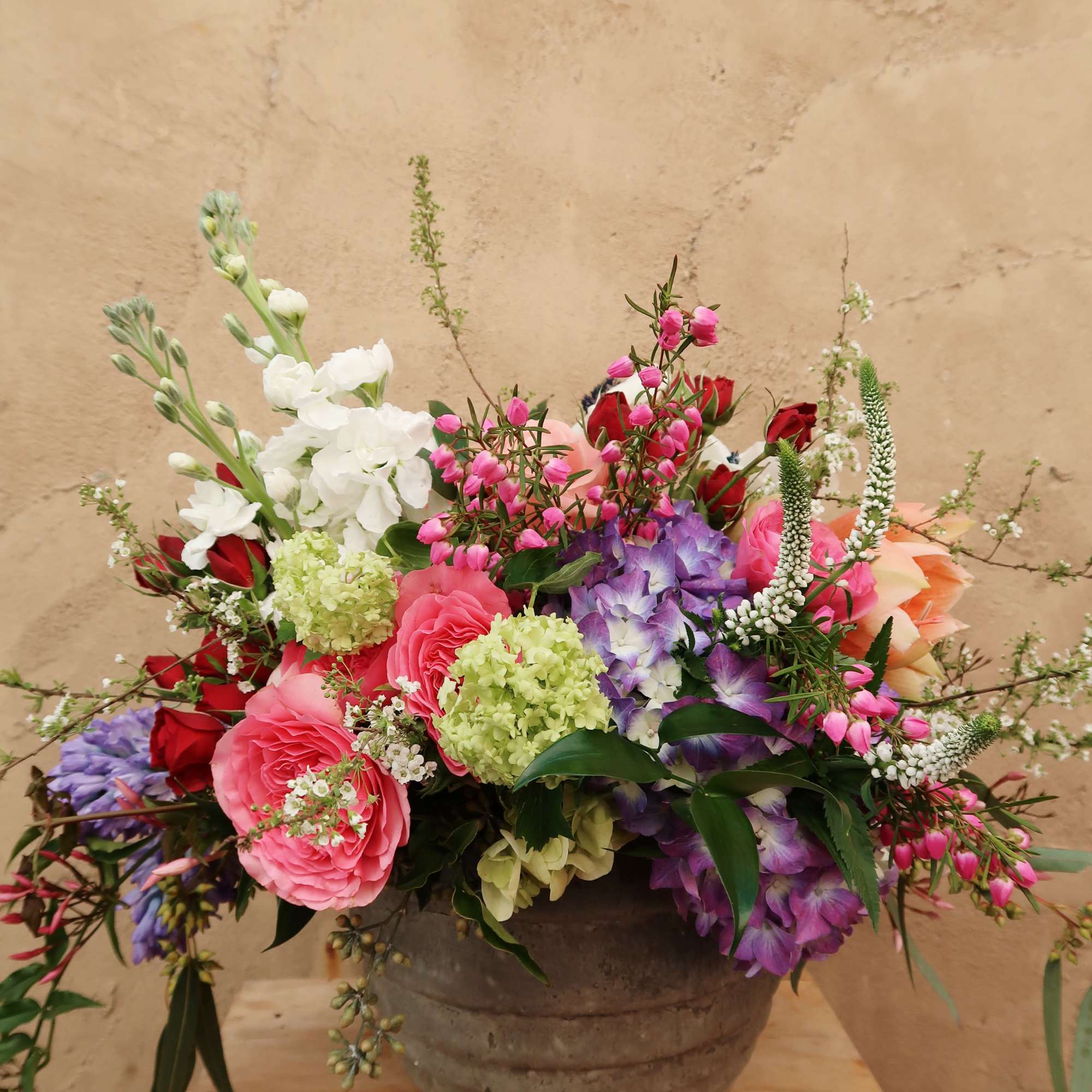 Mother's Day 2019 Exclusive Collection. Summer Garden features our stunning ceramic vase