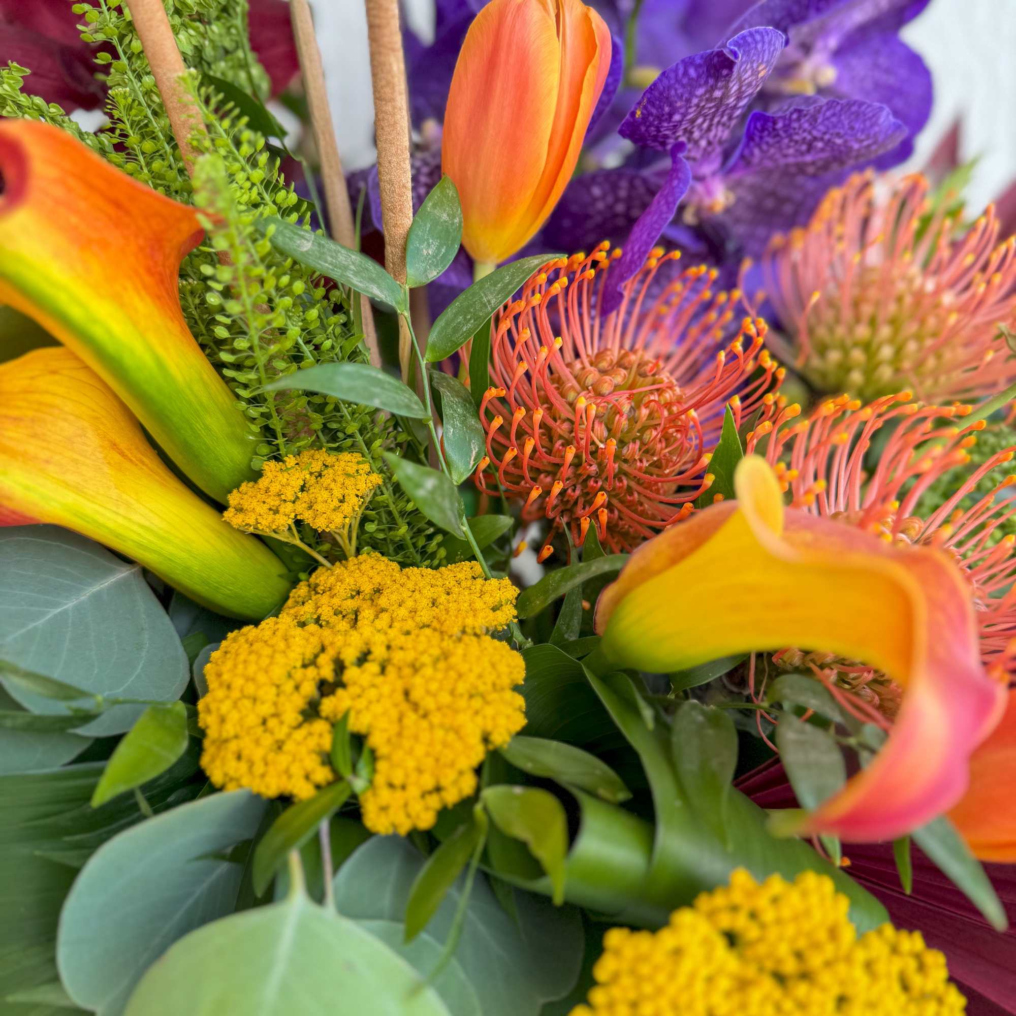 A vibrant floral spectacle! 
Filled with premium blooms.