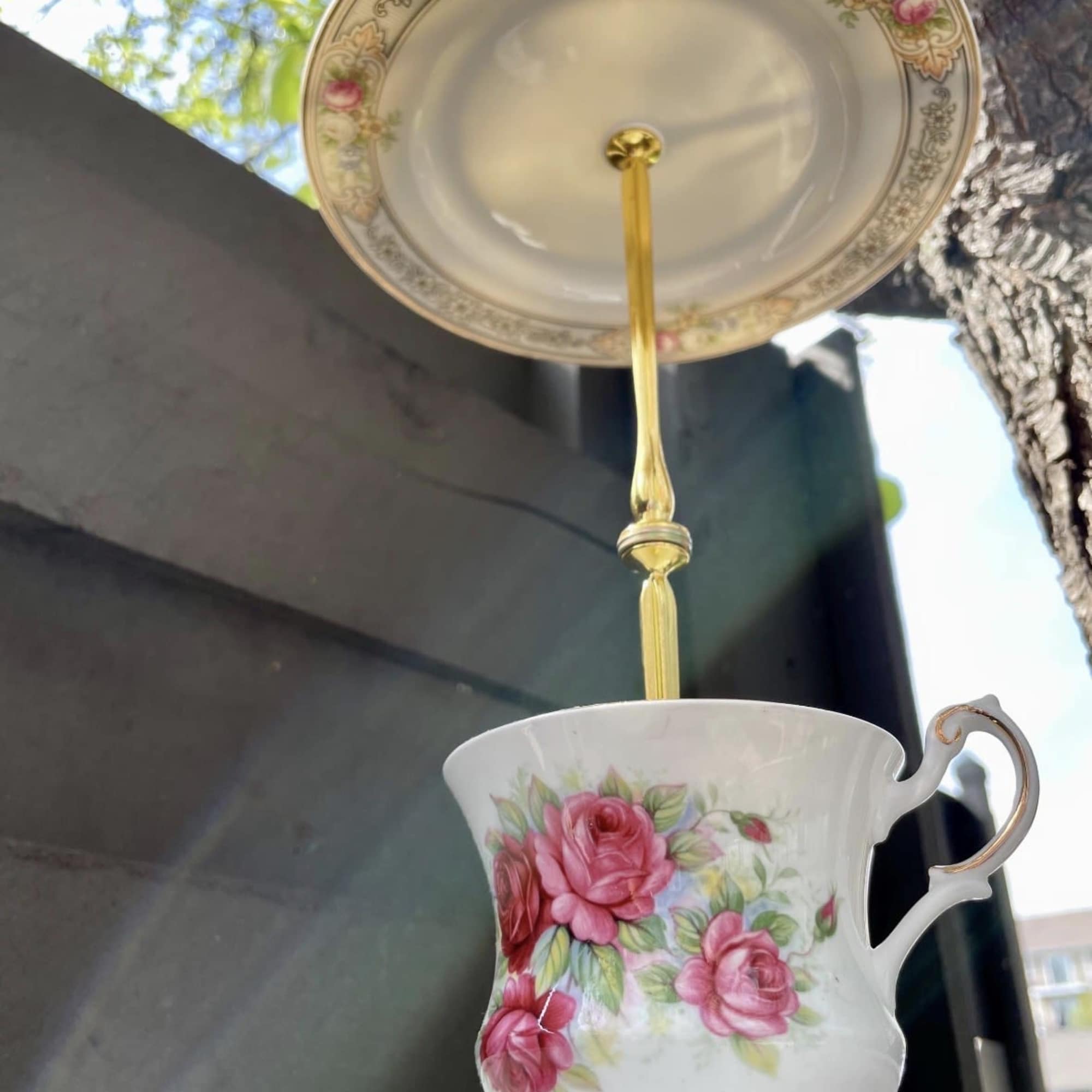 A thoughtful addition to any garden, patio, or balcony, this vintage teacup