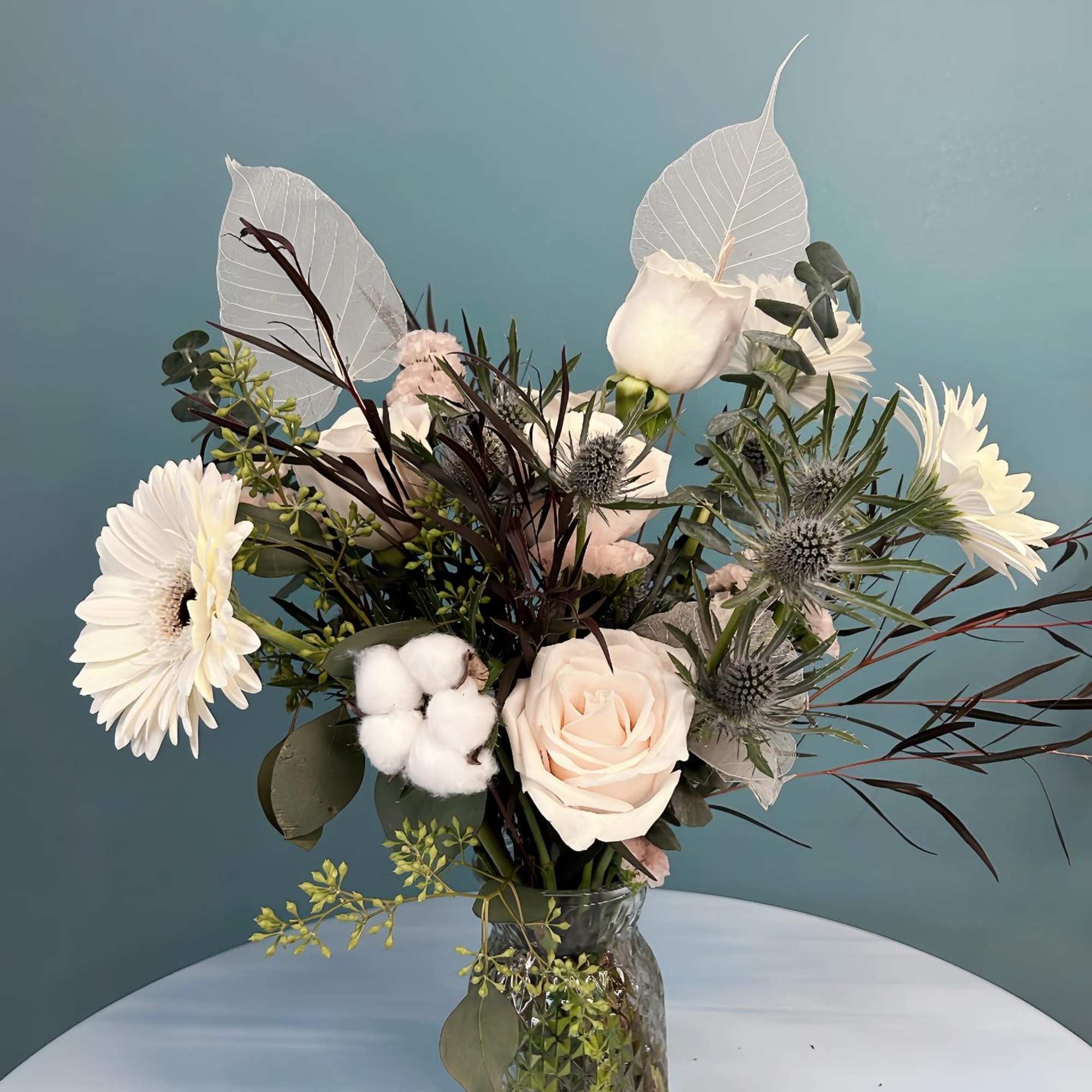 You will receive ONE premium fresh vase bouquet (at 15% OFF of