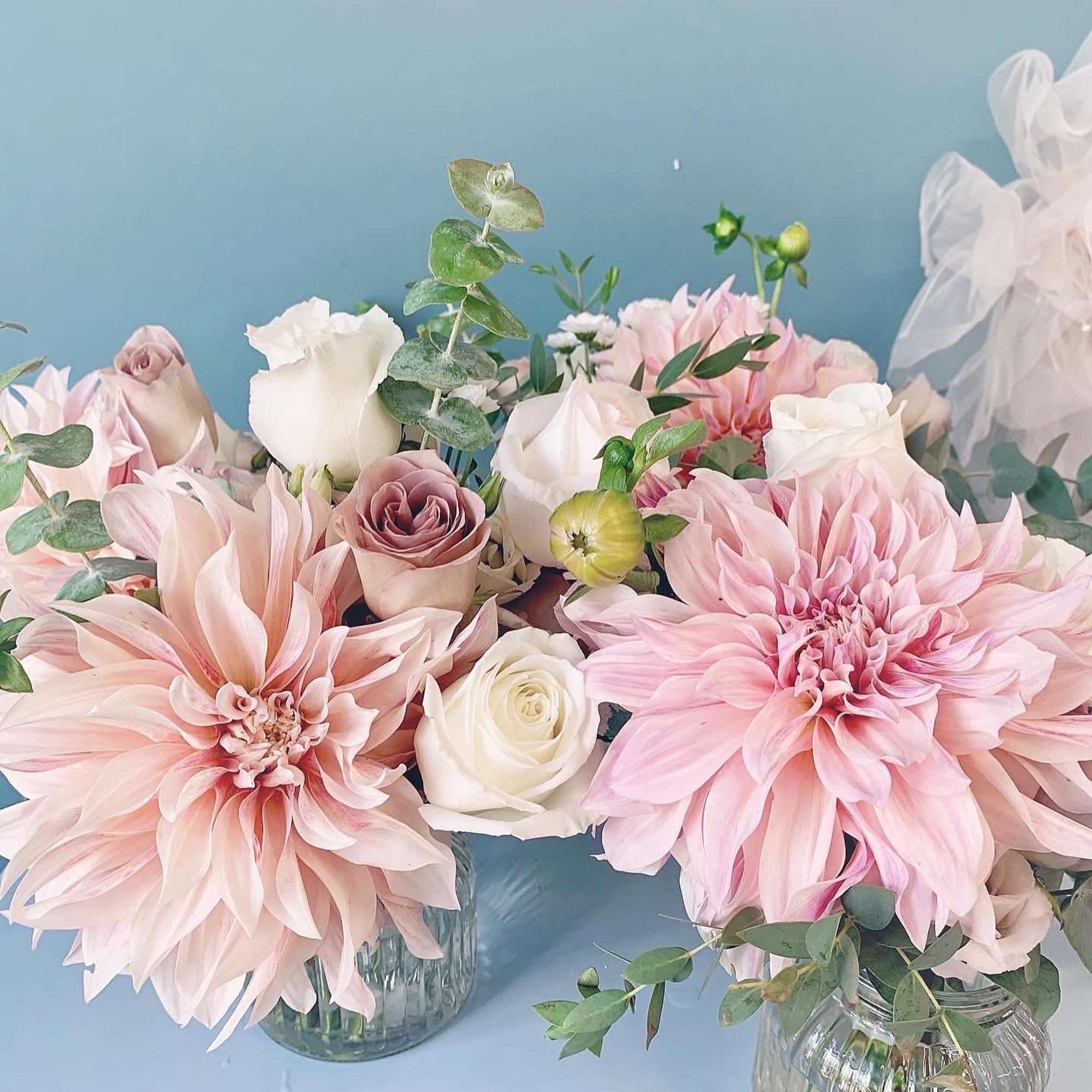 You will receive ONE premium fresh vase bouquet (at 15% OFF of