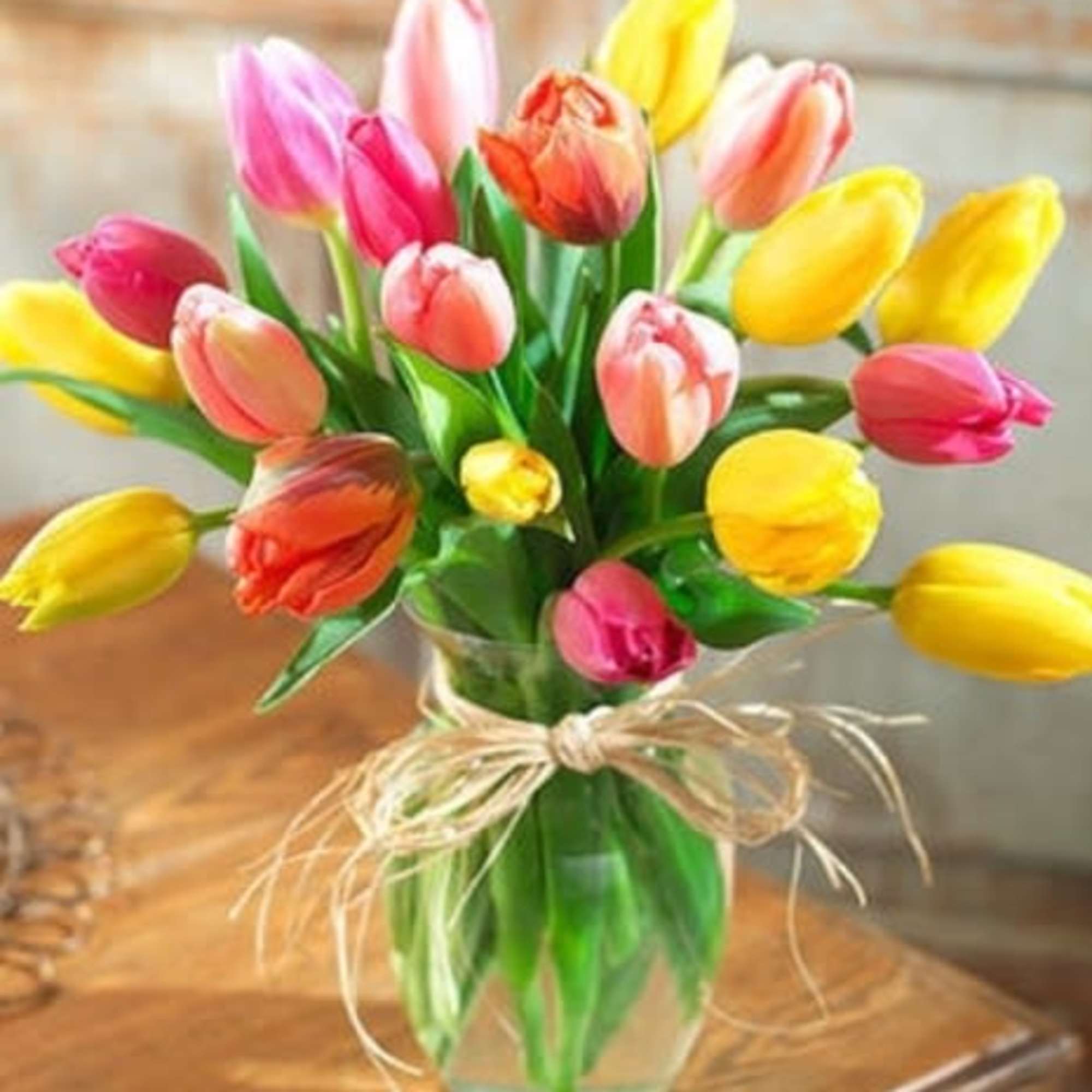 Picked fresh from the farm, this tulip Bouquet is a jubilant expression