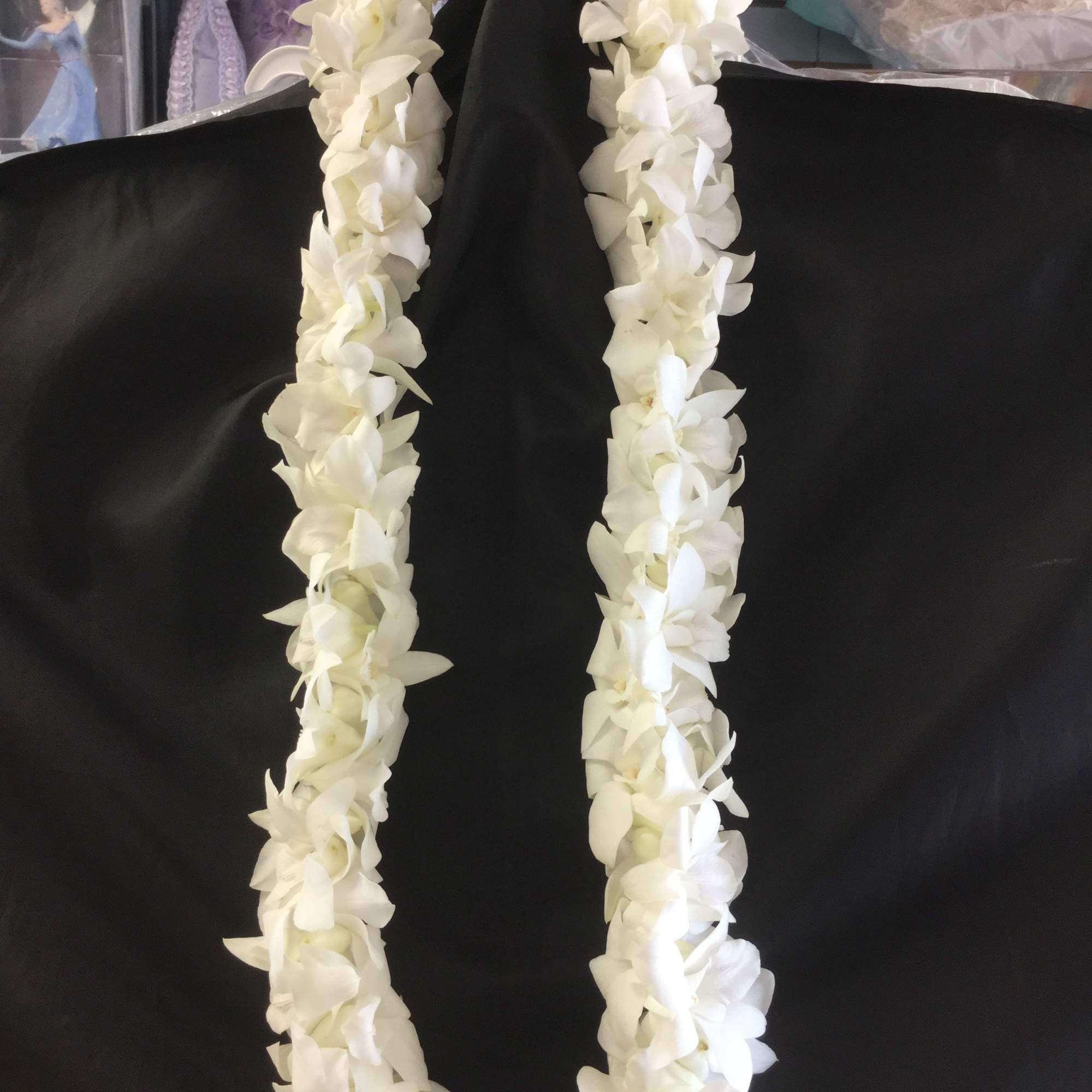 Carnation lei- customizable colors available