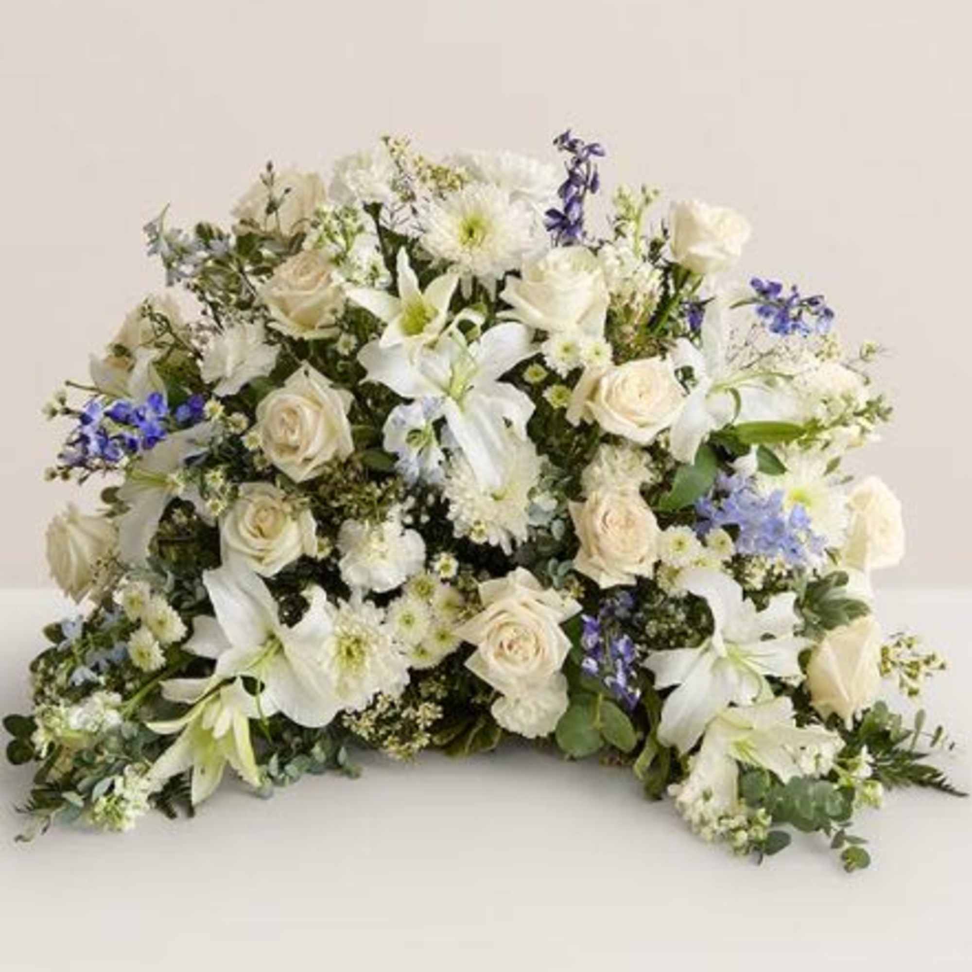  Pet Friendly?
No This arrangement contains Lilies, which are highly toxic to