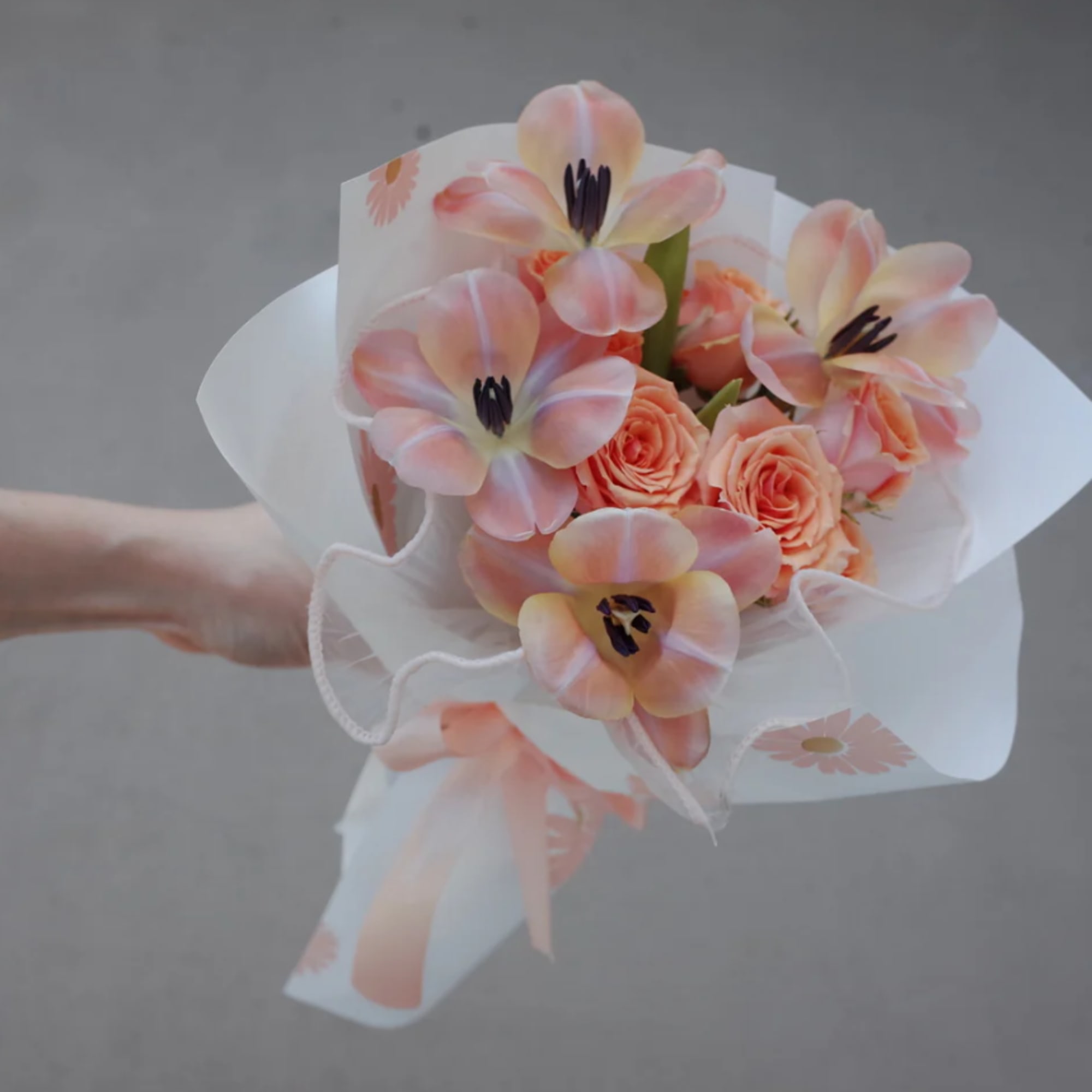 Sweet, simple, and so pretty! Our "Petite Peach" mix brings together soft