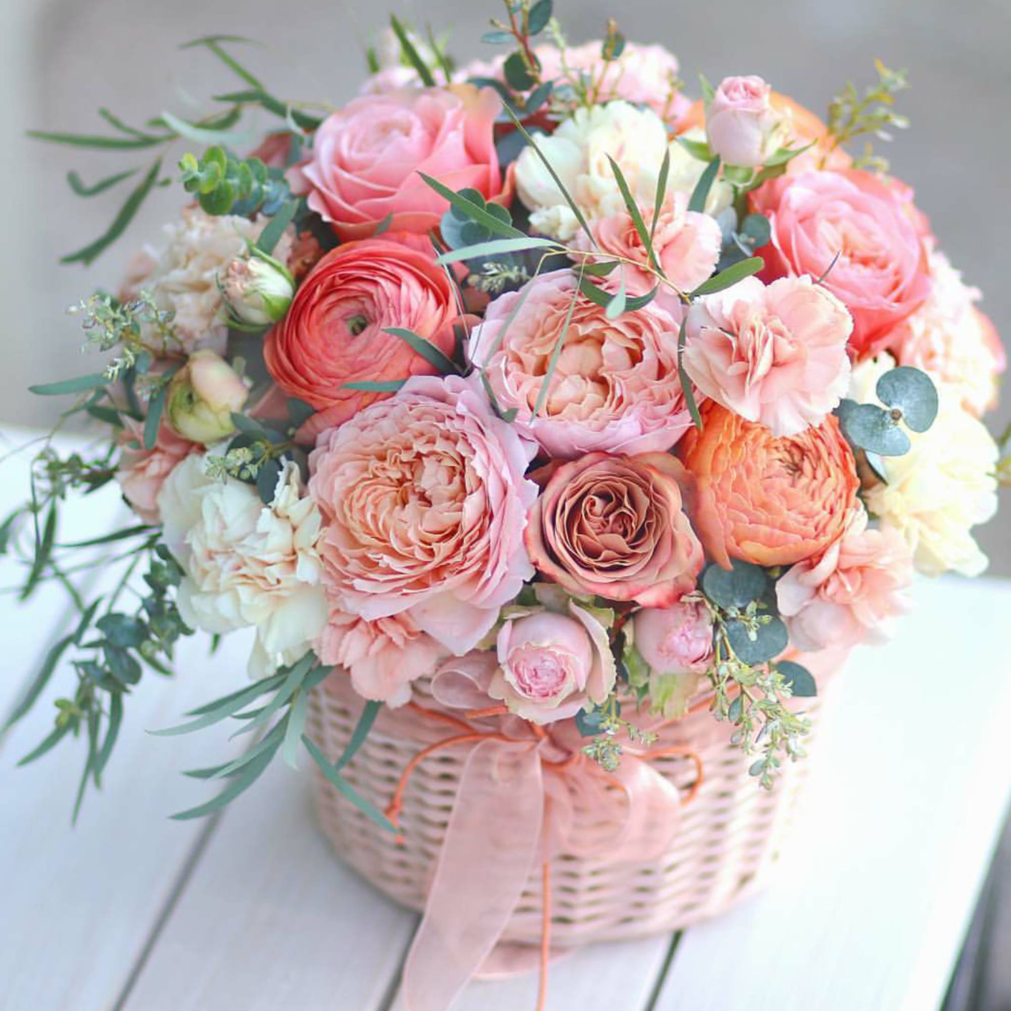 ステンドグラス　Rose flower basket【受注作品】 Spring Garden Basket With Organic Roses in Venice, FL | Venetian