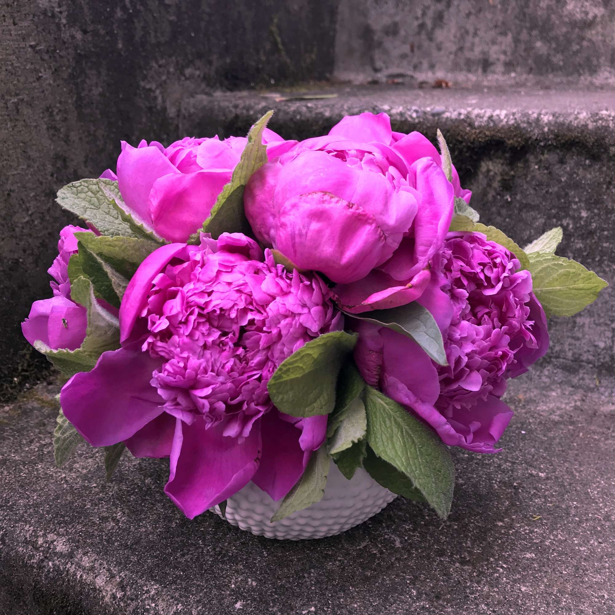 We let the beauty of locally grown peonies stand out in a