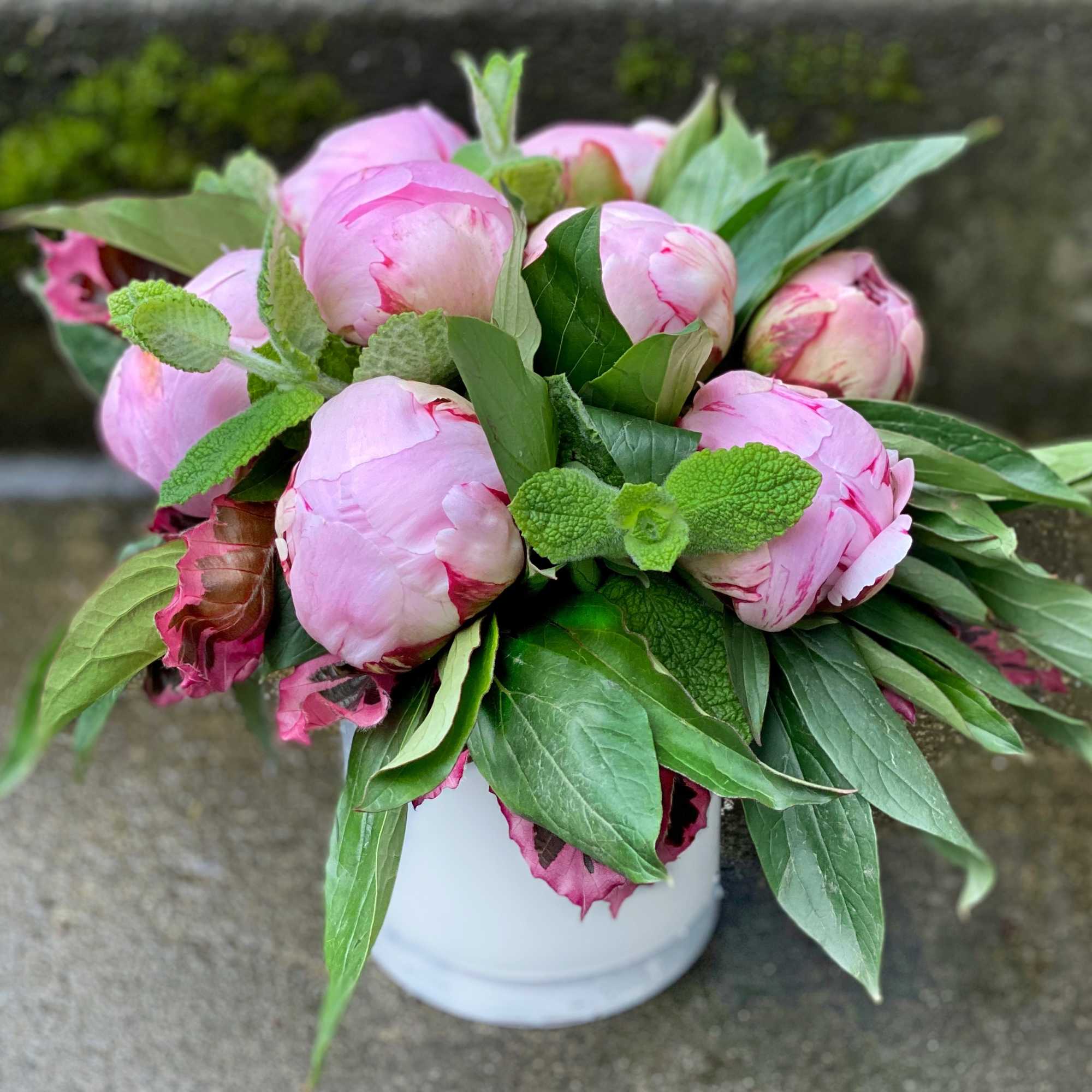 We let the beauty of locally grown peonies stand out in a