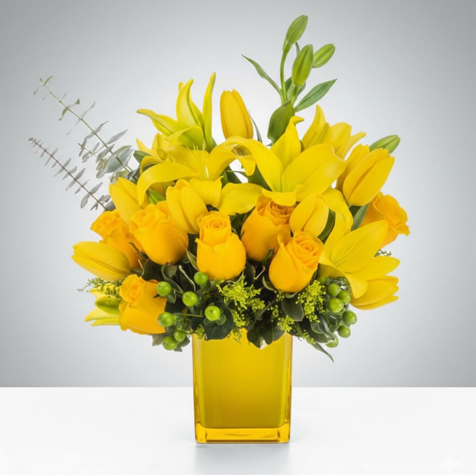 Pet Friendly?
No This arrangement contains Lilies, which are highly toxic to cats