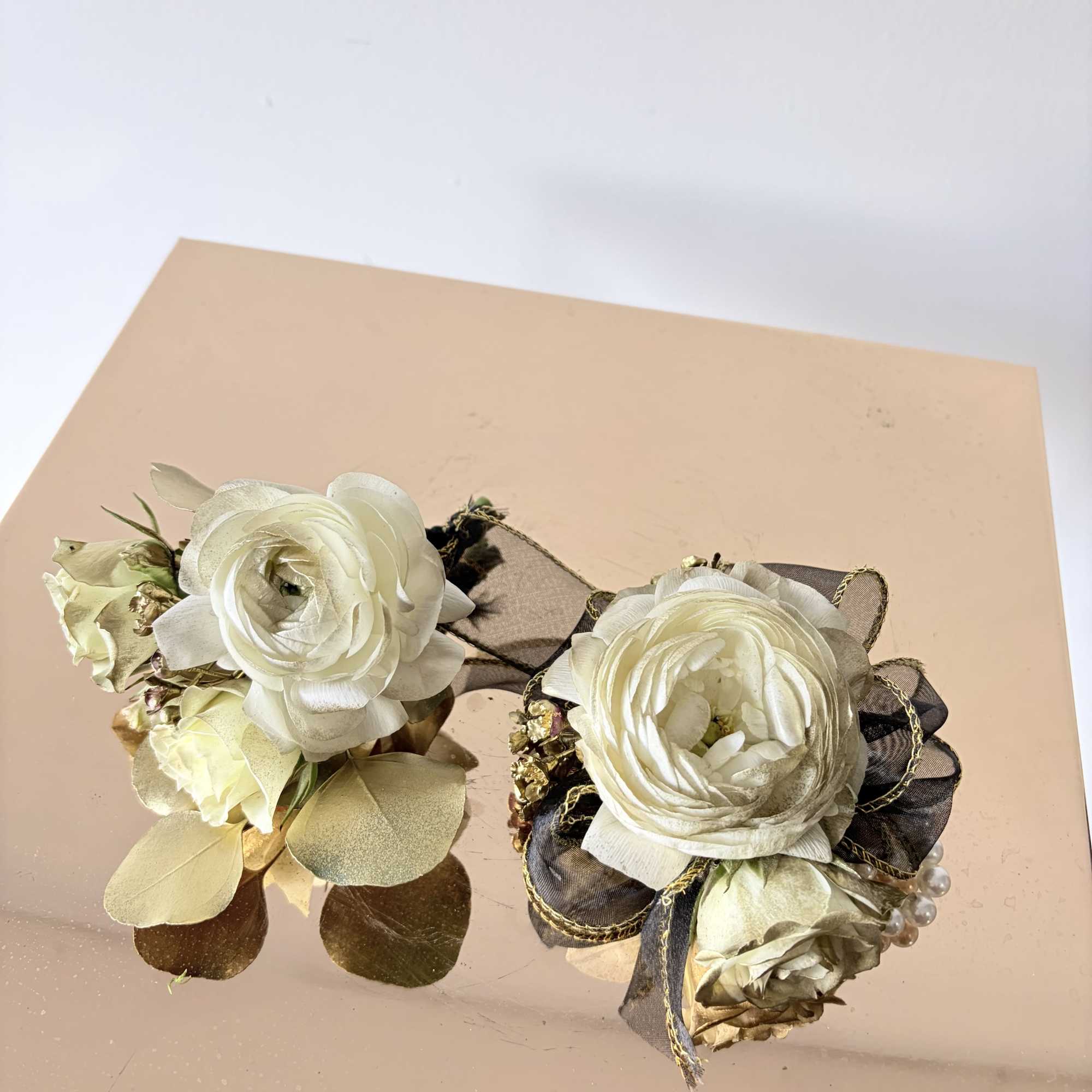 White &amp; Blue bout and corsage 
Please let us know your color