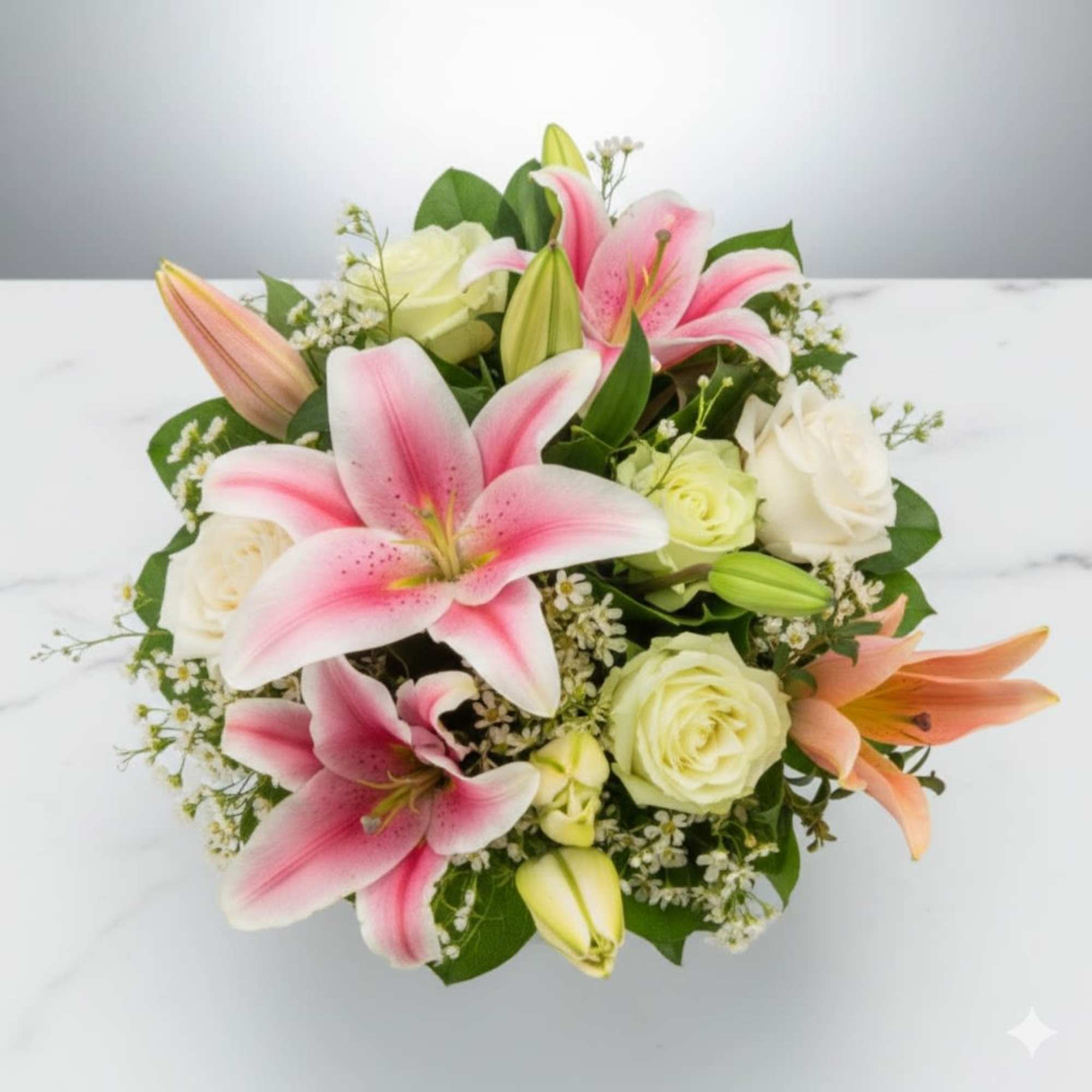  Pet Friendly?
No. This arrangement contains lilies, which are toxic to cats
