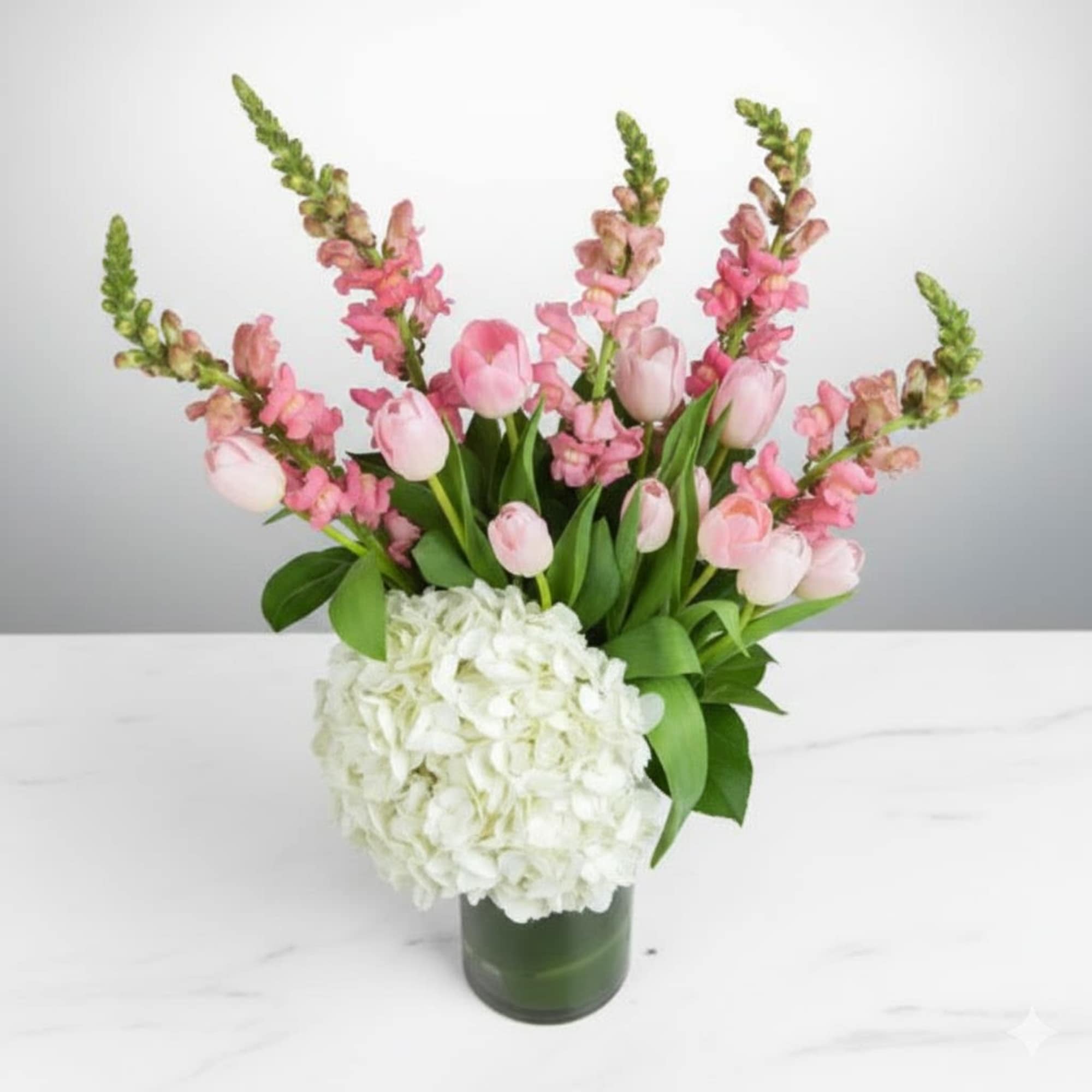  Pet Friendly?
No - Tulips and snapdragons can cause mild stomach upset