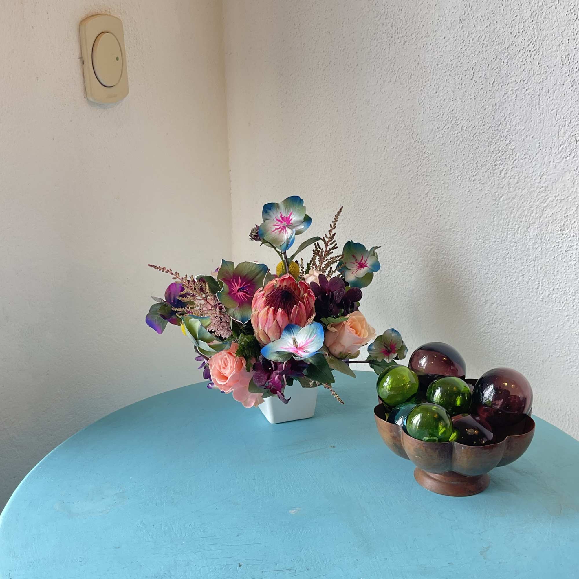 This impressive mix of hand painted foliage and florals Will take your