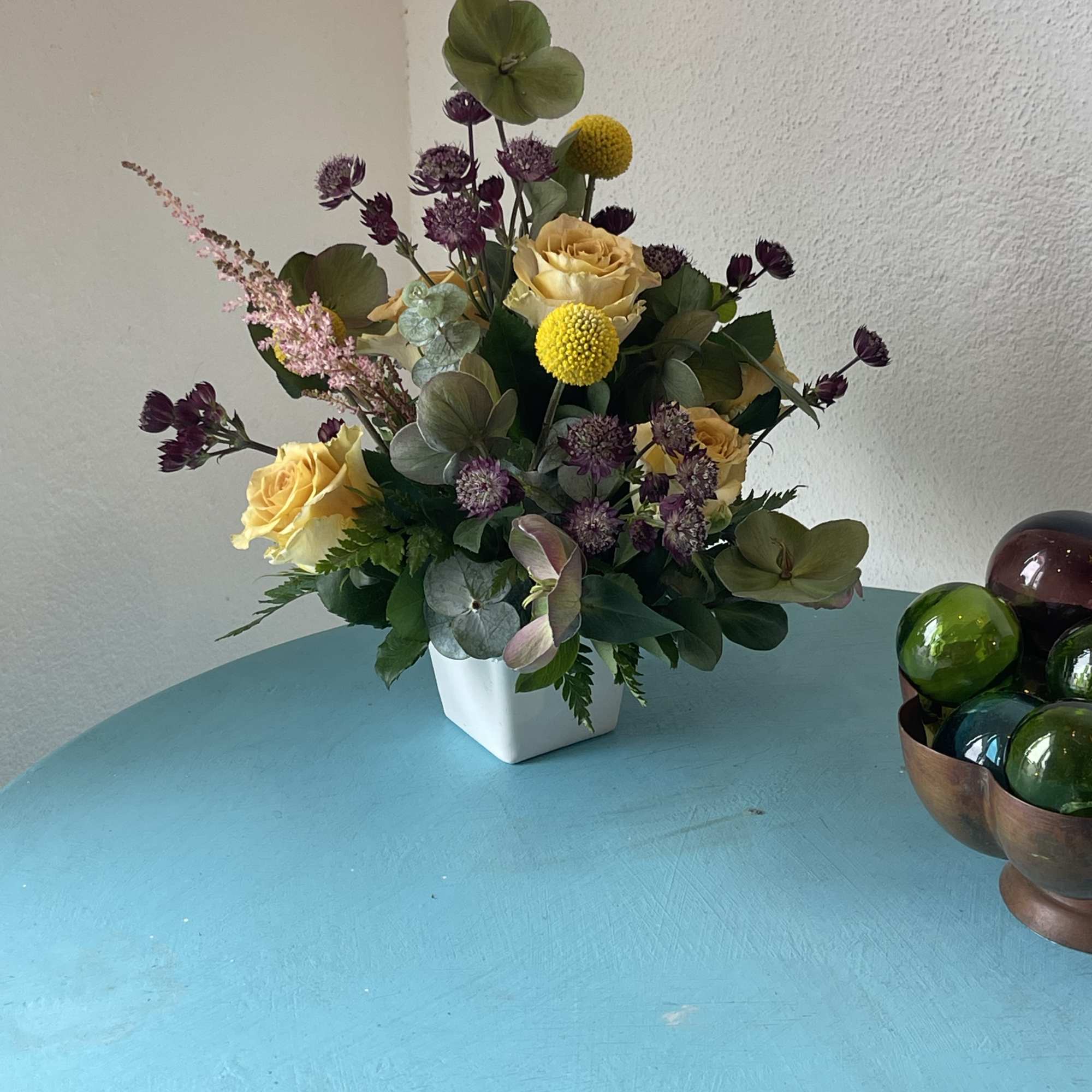 This coffee time inspired arrangement is for the lover of Carmel, creams