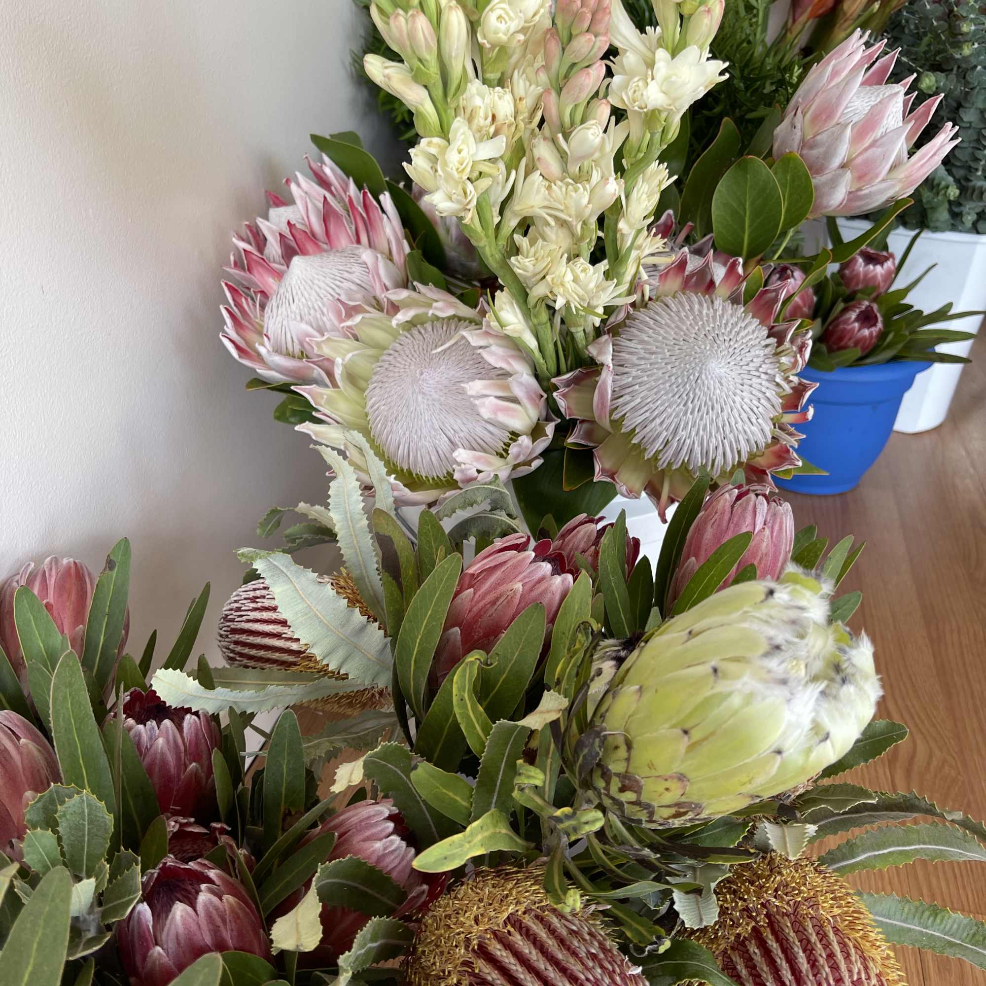 Fresh Cut flowers straight from the farm and shipped to your door