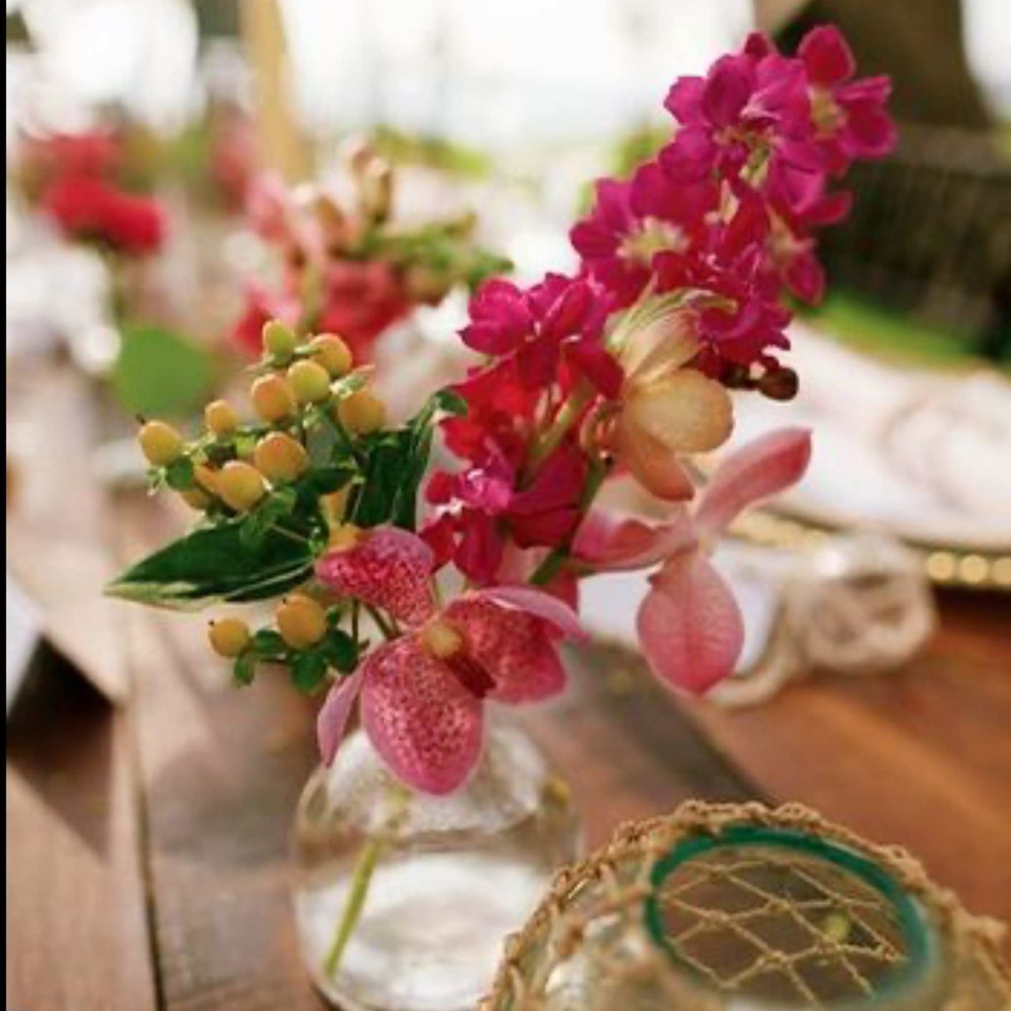 A Nice mix of your choice of color palette this package includes
