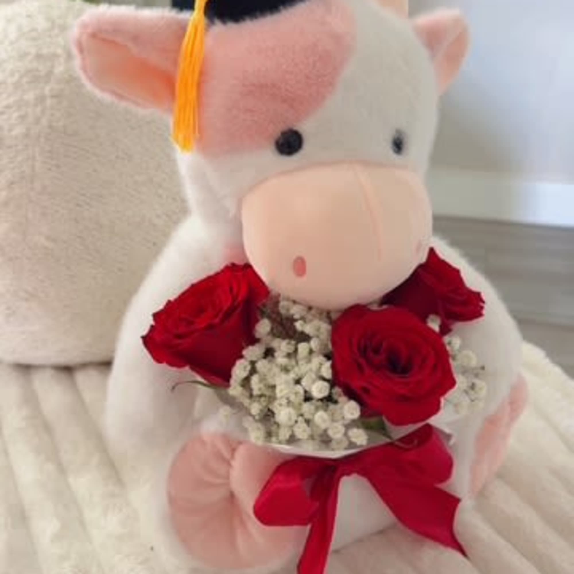Grad Cow whit red roses! available Midland and Odessa 