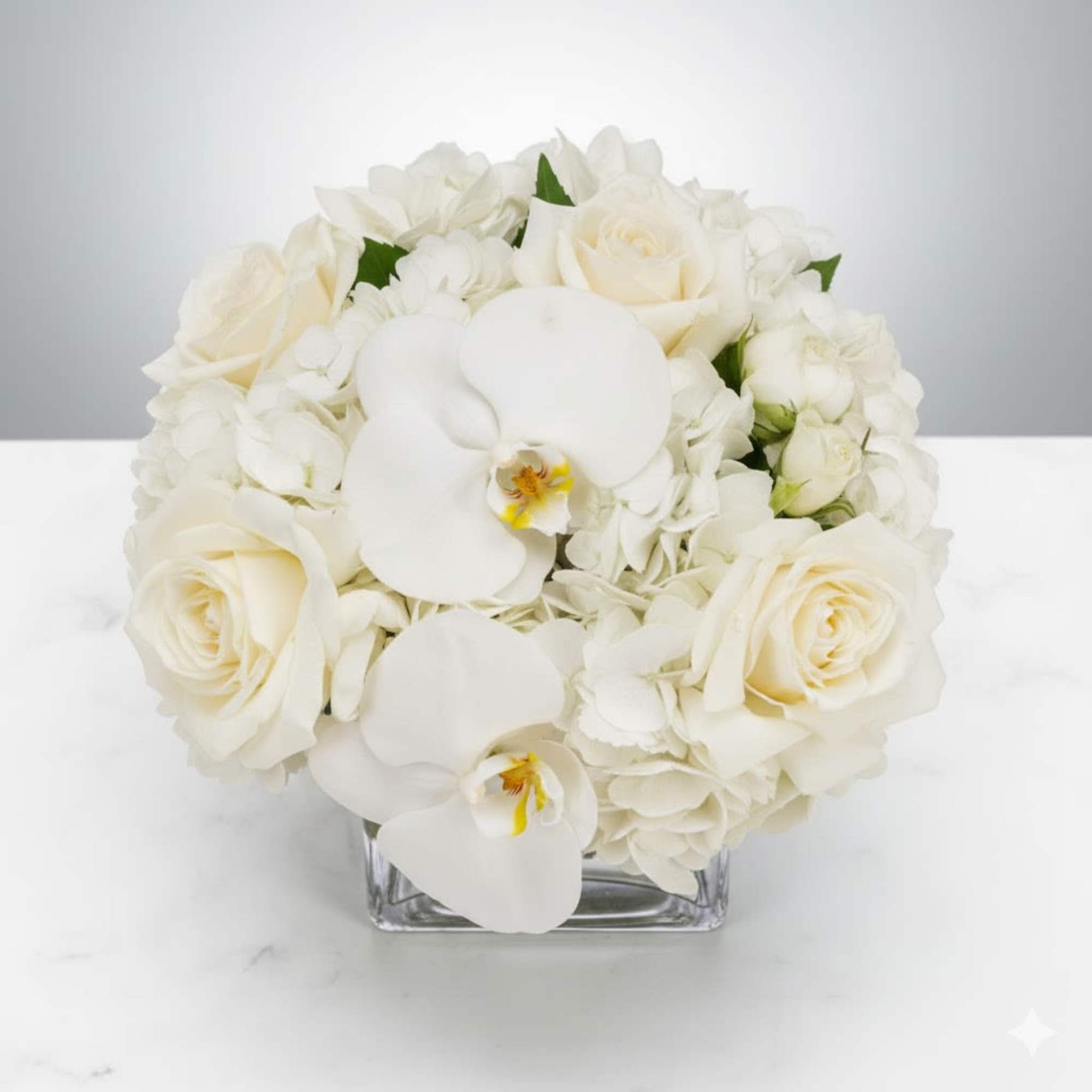  Pet Friendly?
NO
Roses are generally considered low-risk, but mixed greenery is not
