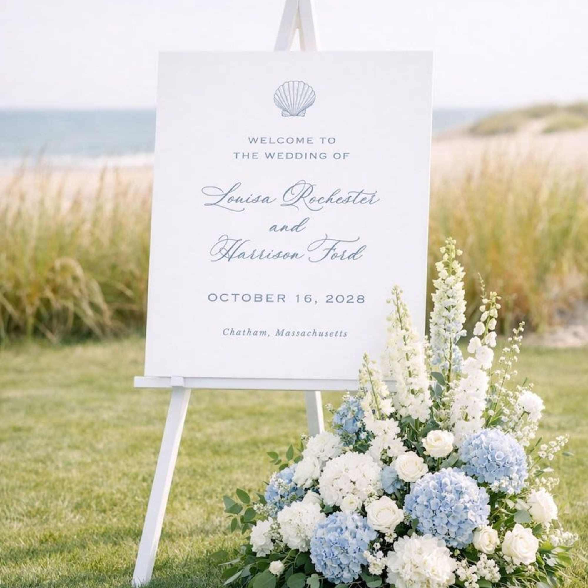 Available for travel! Town and Country Floral specializes in creating luxurious wedding