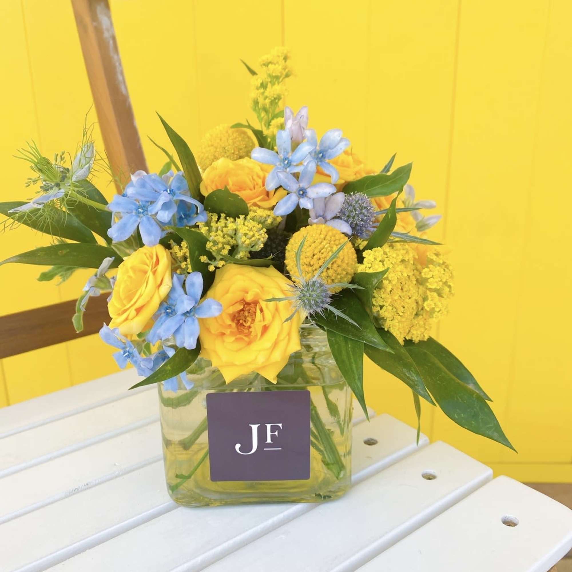 Summer blooms and colors carefully curated by our amazing designers! Colors may