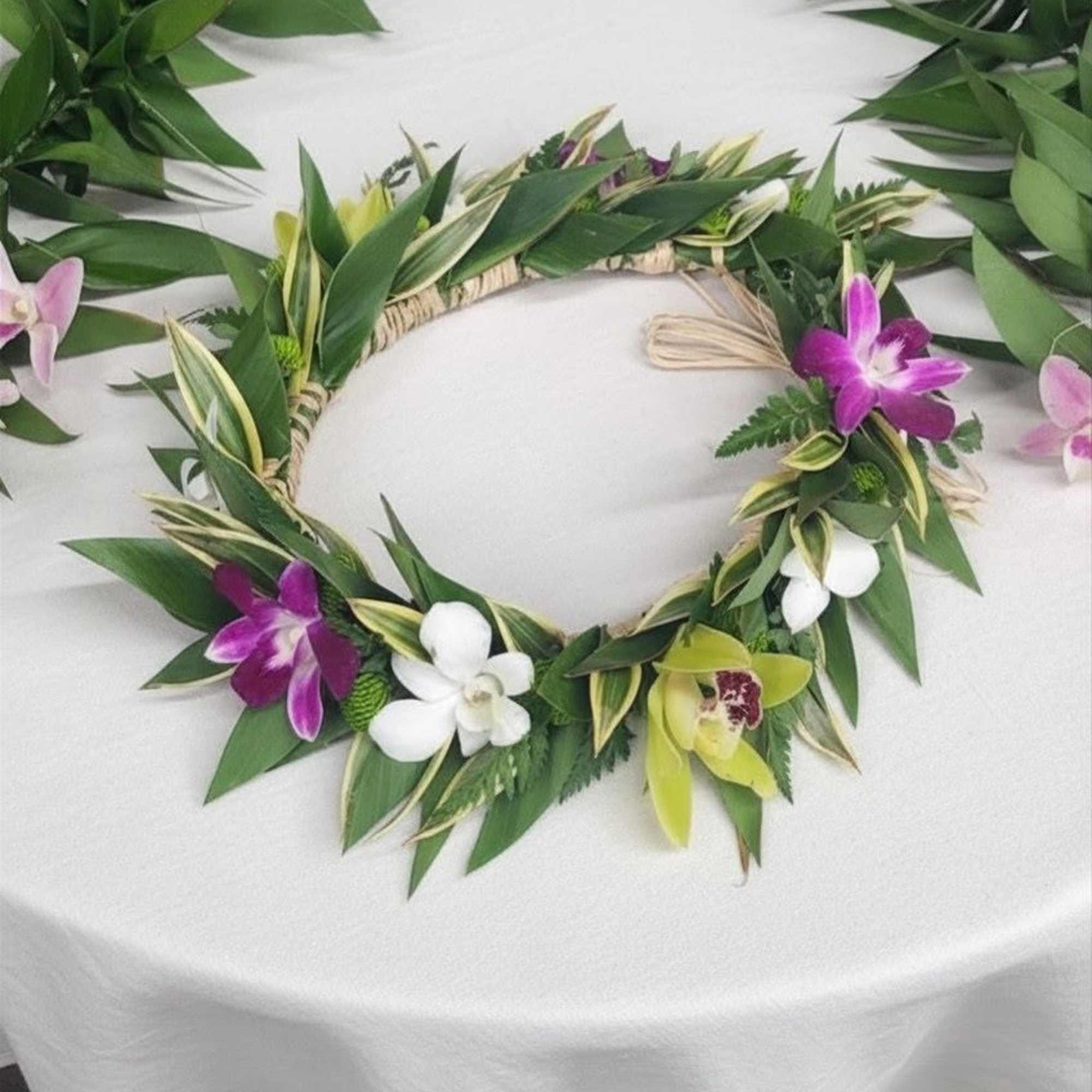 Make their celebration memorable with a Lei Poo crown.
*** PLEASE ORDER A
