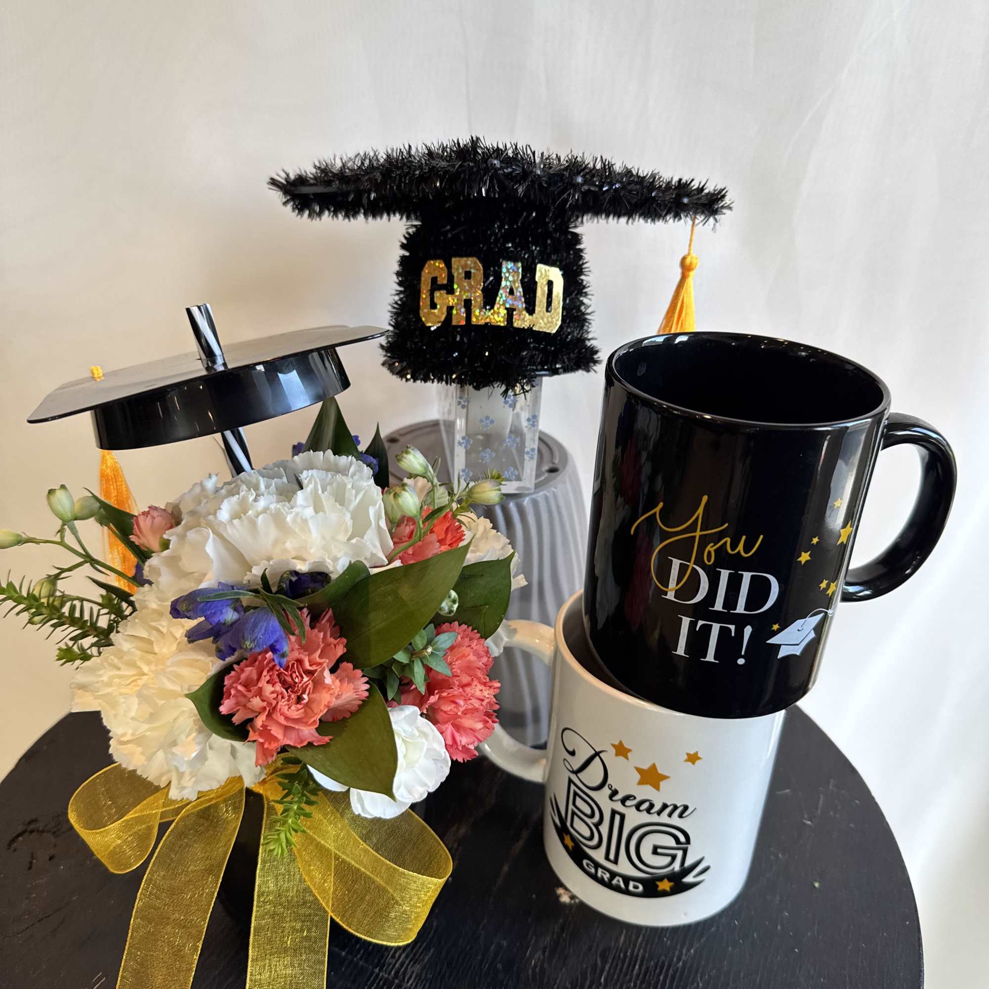A darling idea for your favorite Graduate!! Something they can take with