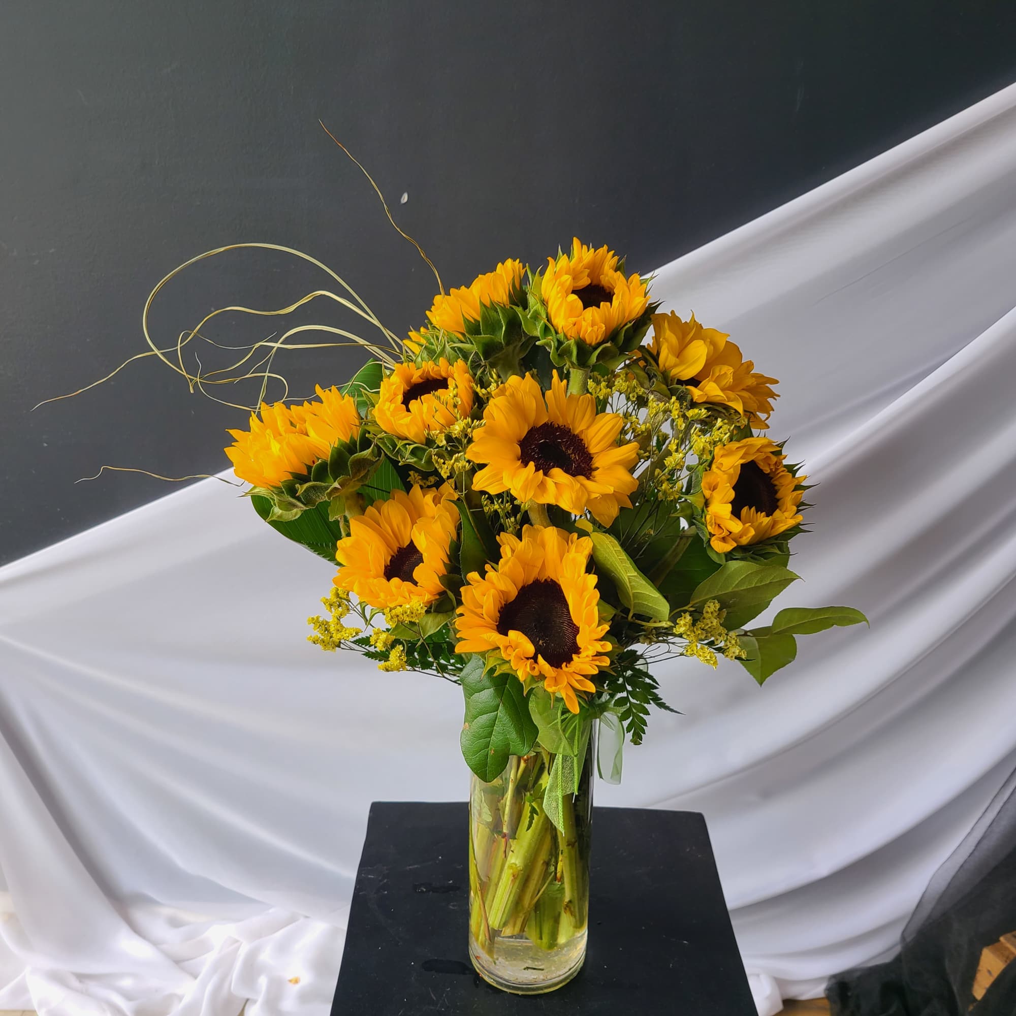 Sunflower bouquet in a clear glass vase